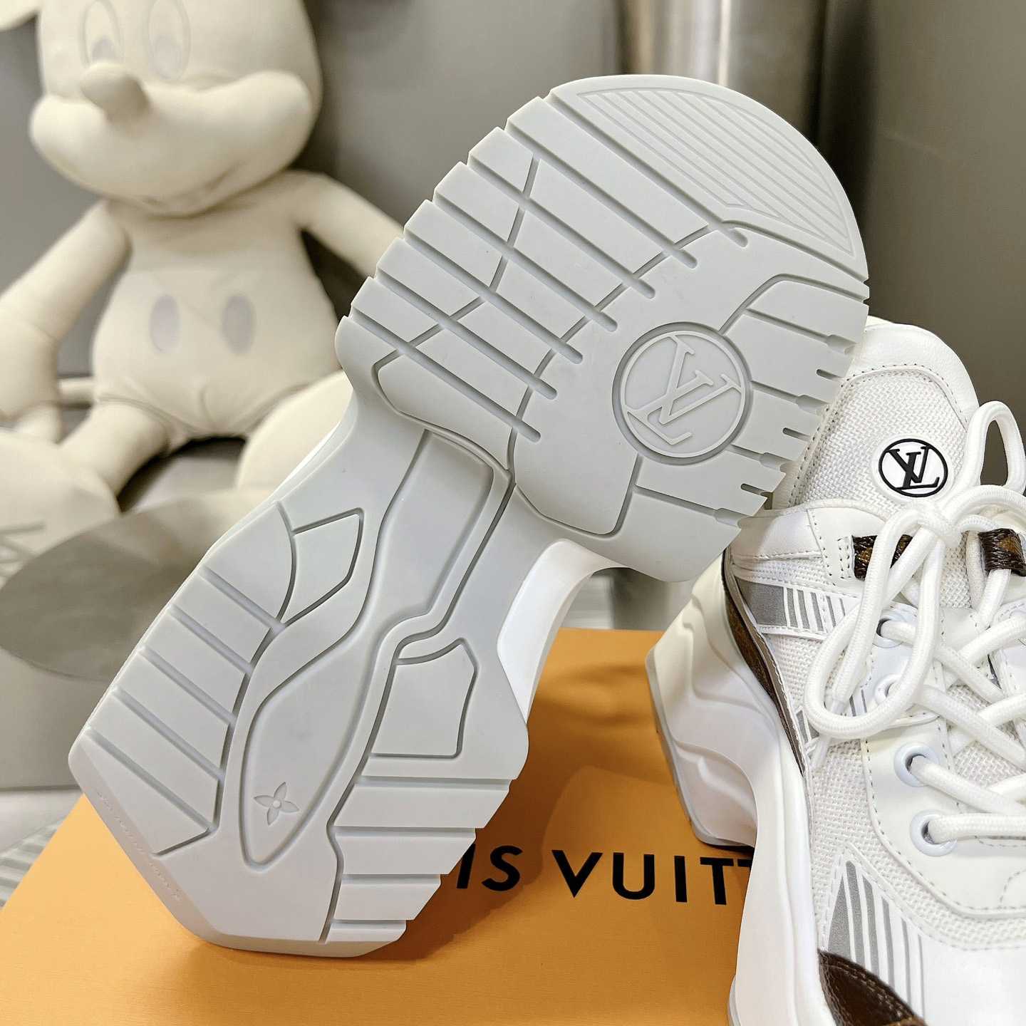 Louis Vuitton LV Archlight 2.0 Platform Sneaker    1ABIHJ - PerfectKickZ