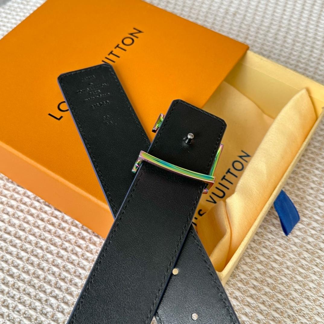 Louis Vuitton LV Initials 40mm Reversible Belt   M8260U - PerfectKickZ
