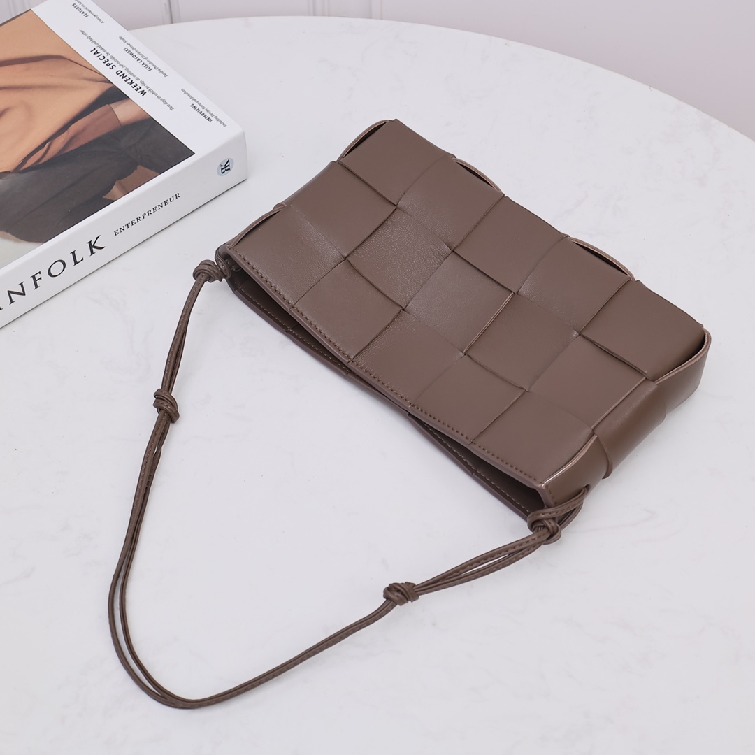 Bottega Veneta Cassette Pouch On Strap - PerfectKickZ