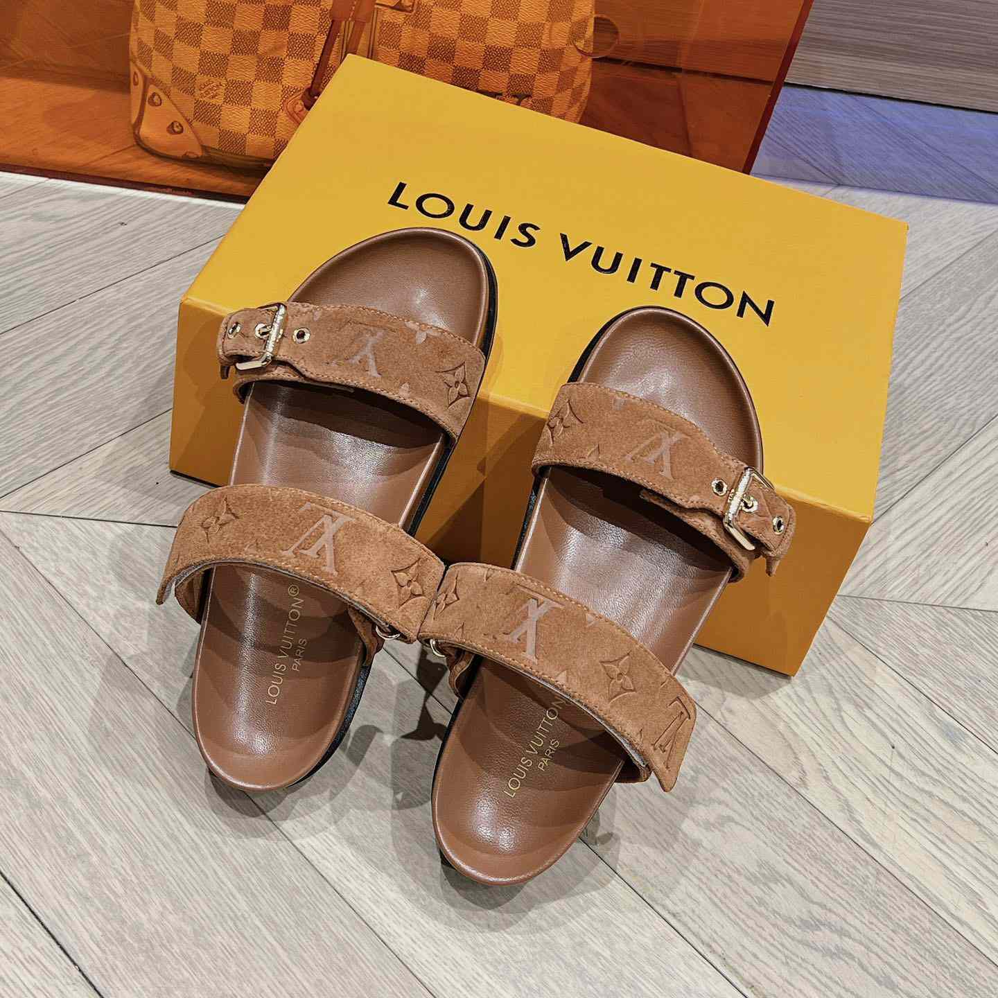 Louis Vuitton Bom Dia Flat Comfort Mule    1ABOY4 - PerfectKickZ