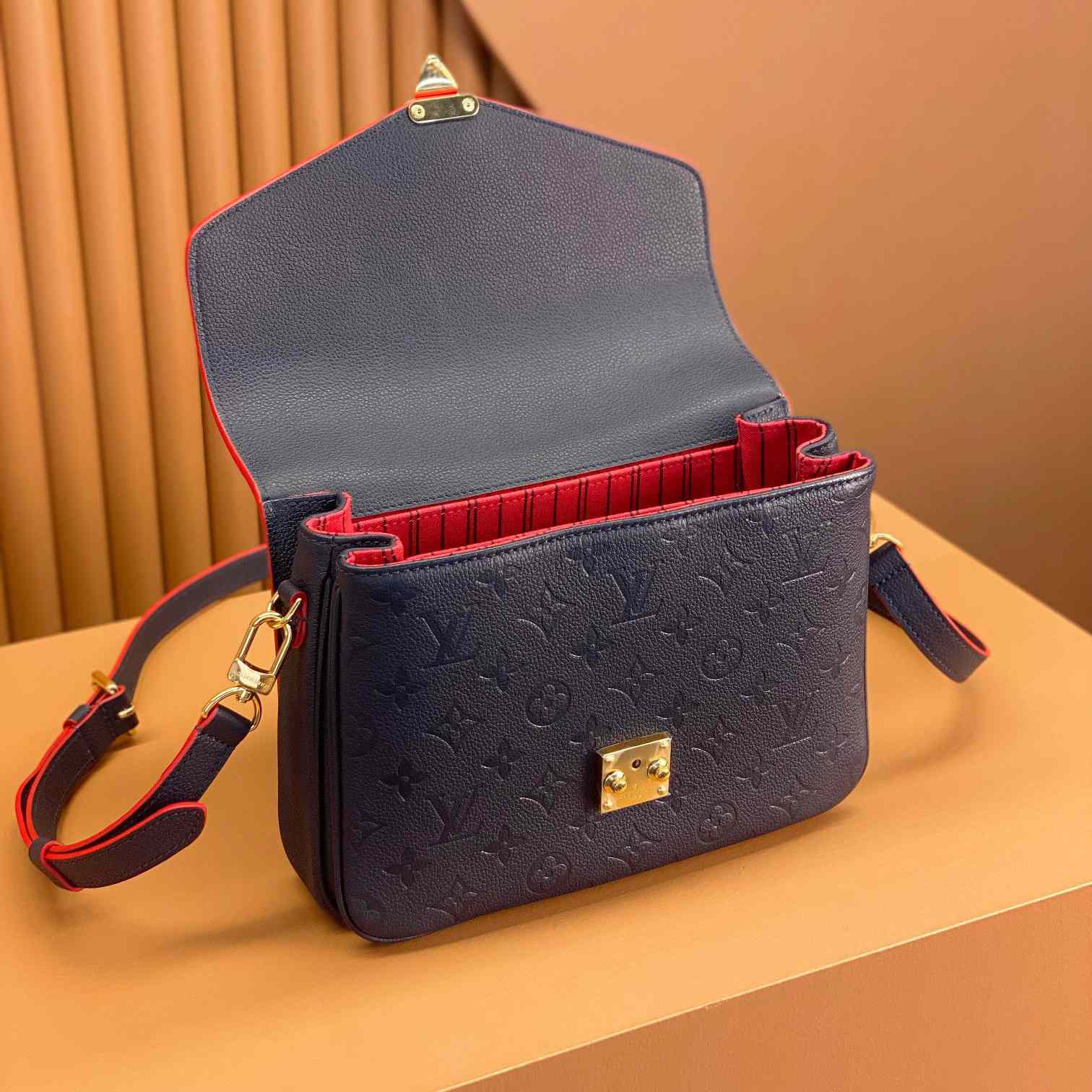 Louis Vuitton Pochette Métis (25*19*7cm)   M44071 - PerfectKickZ