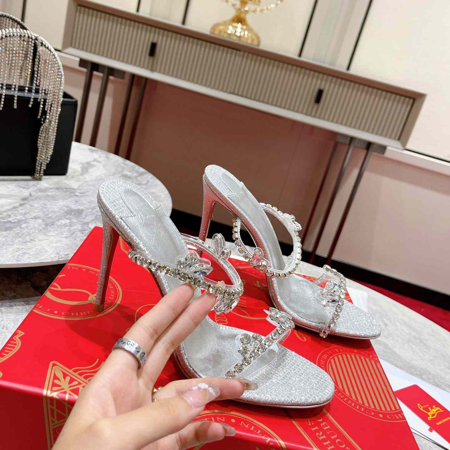 Christian Louboutin Just Queen - PerfectKickZ
