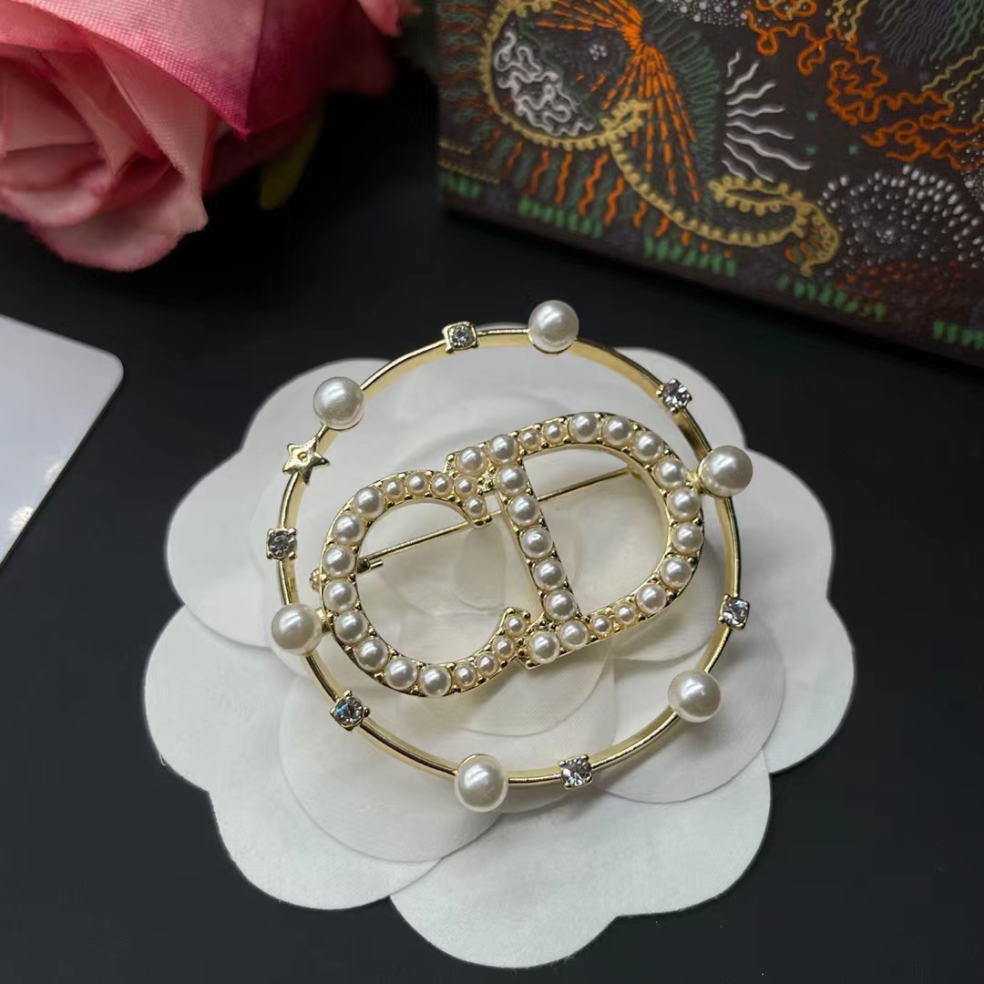 Dior Crystal Pearl Clair D Lune Brooch Gold - PerfectKickZ
