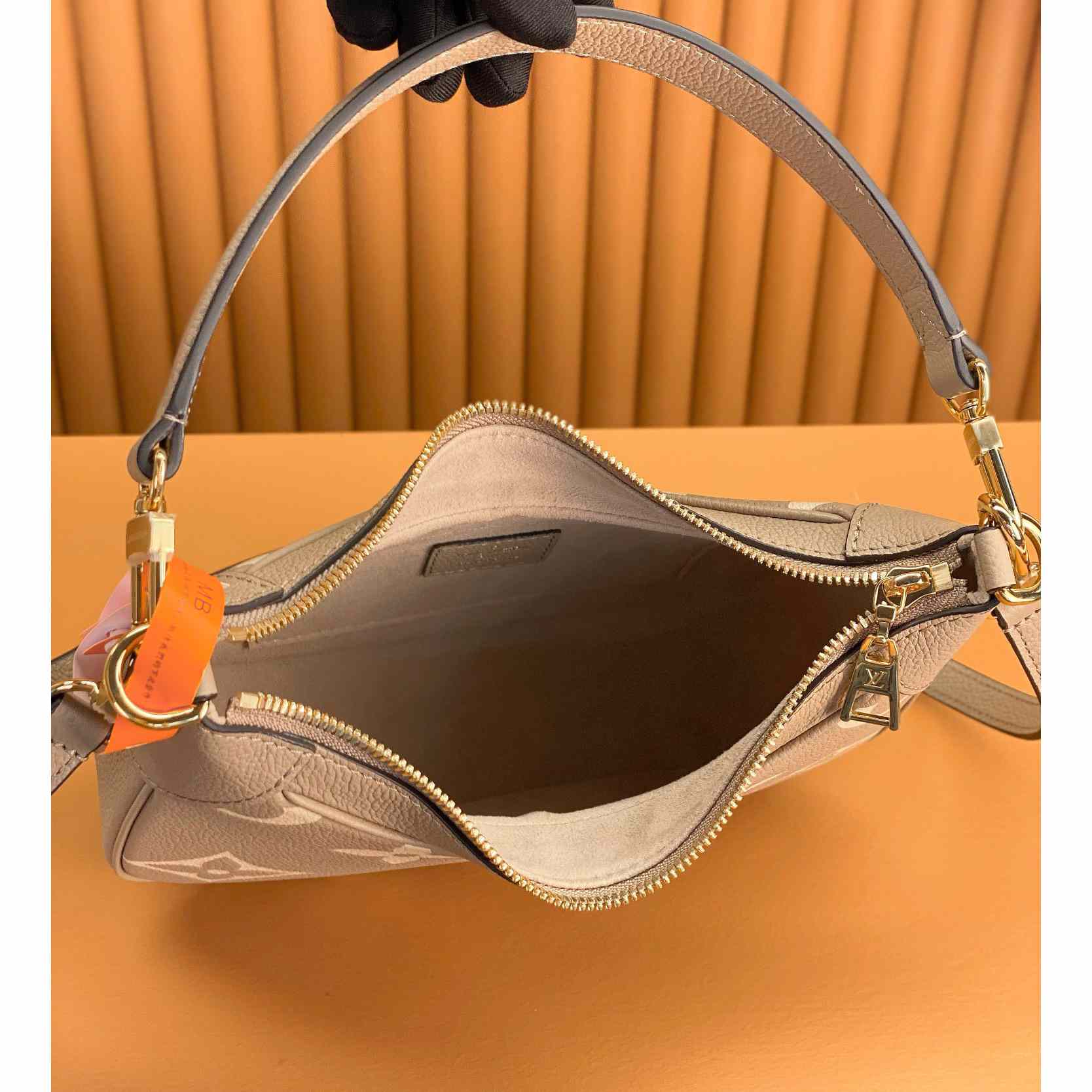 Louis Vuitton Bagatelle (24x18x7cm)      M46112 - PerfectKickZ