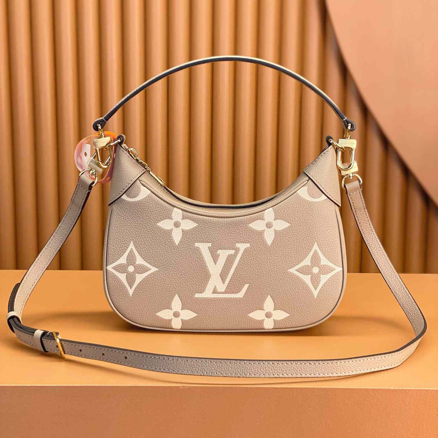 Louis Vuitton Bagatelle (24x18x7cm)      M46112 - PerfectKickZ