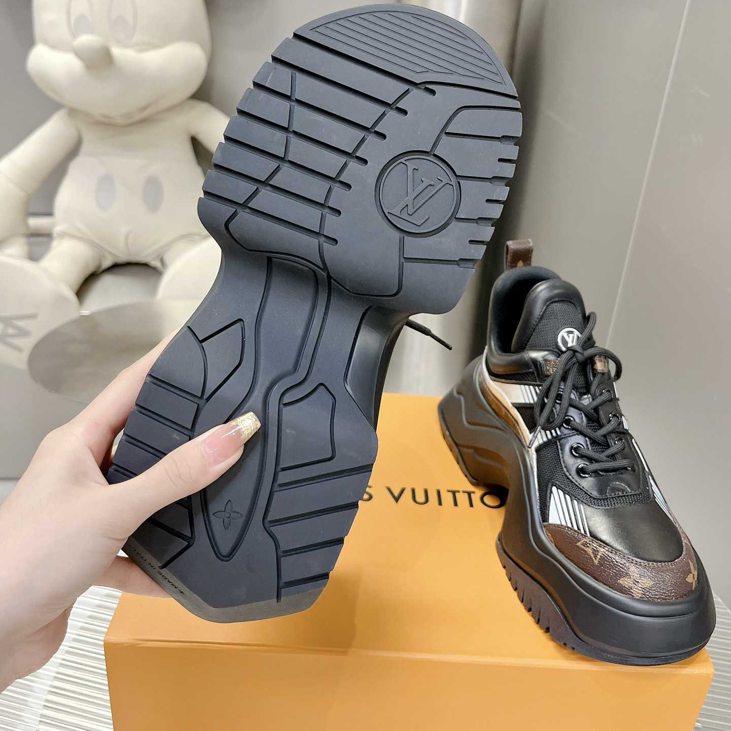 Louis Vuitton LV Archlight 2.0 Platform Sneaker    1ABIHC - PerfectKickZ