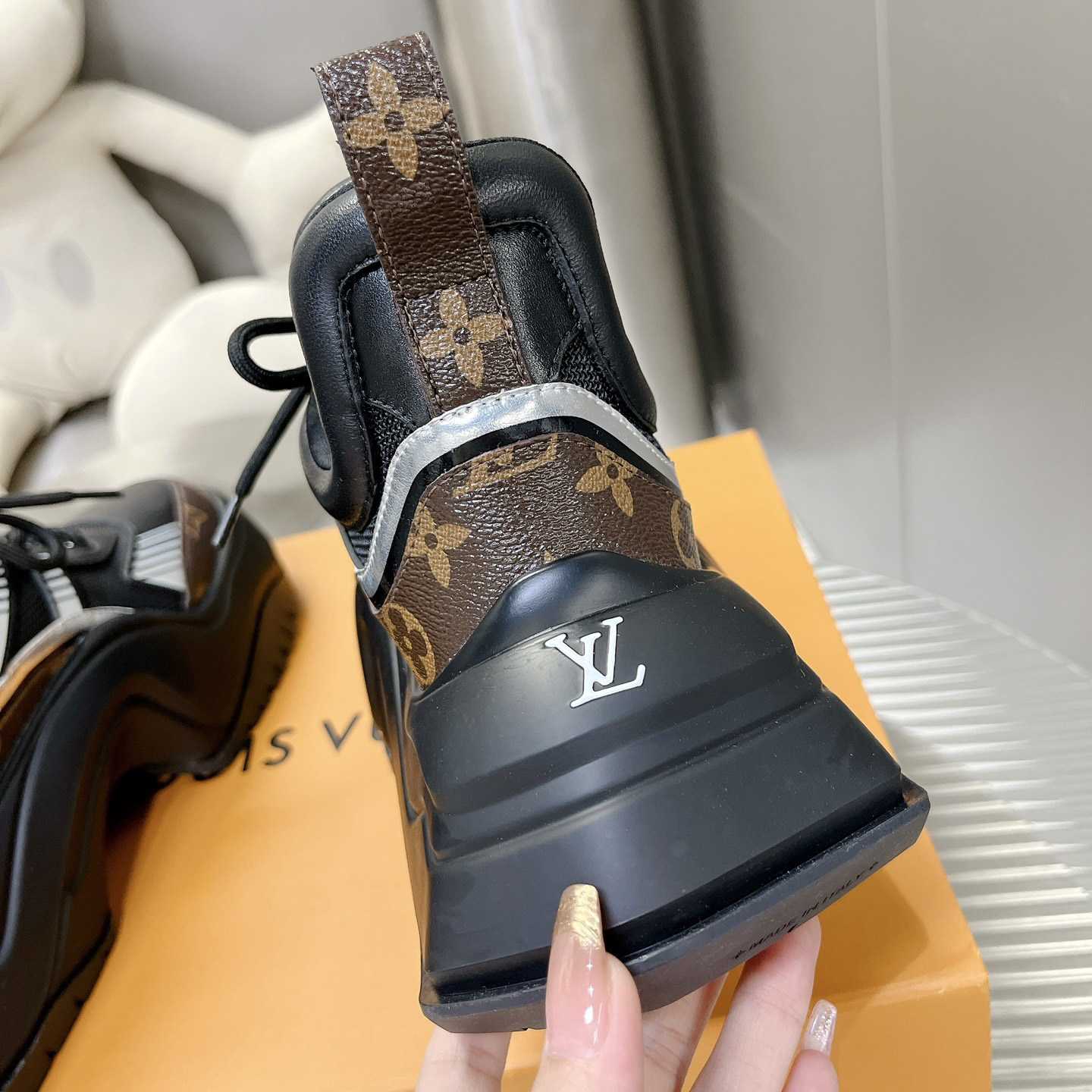 Louis Vuitton LV Archlight 2.0 Platform Sneaker    1ABIHC - PerfectKickZ