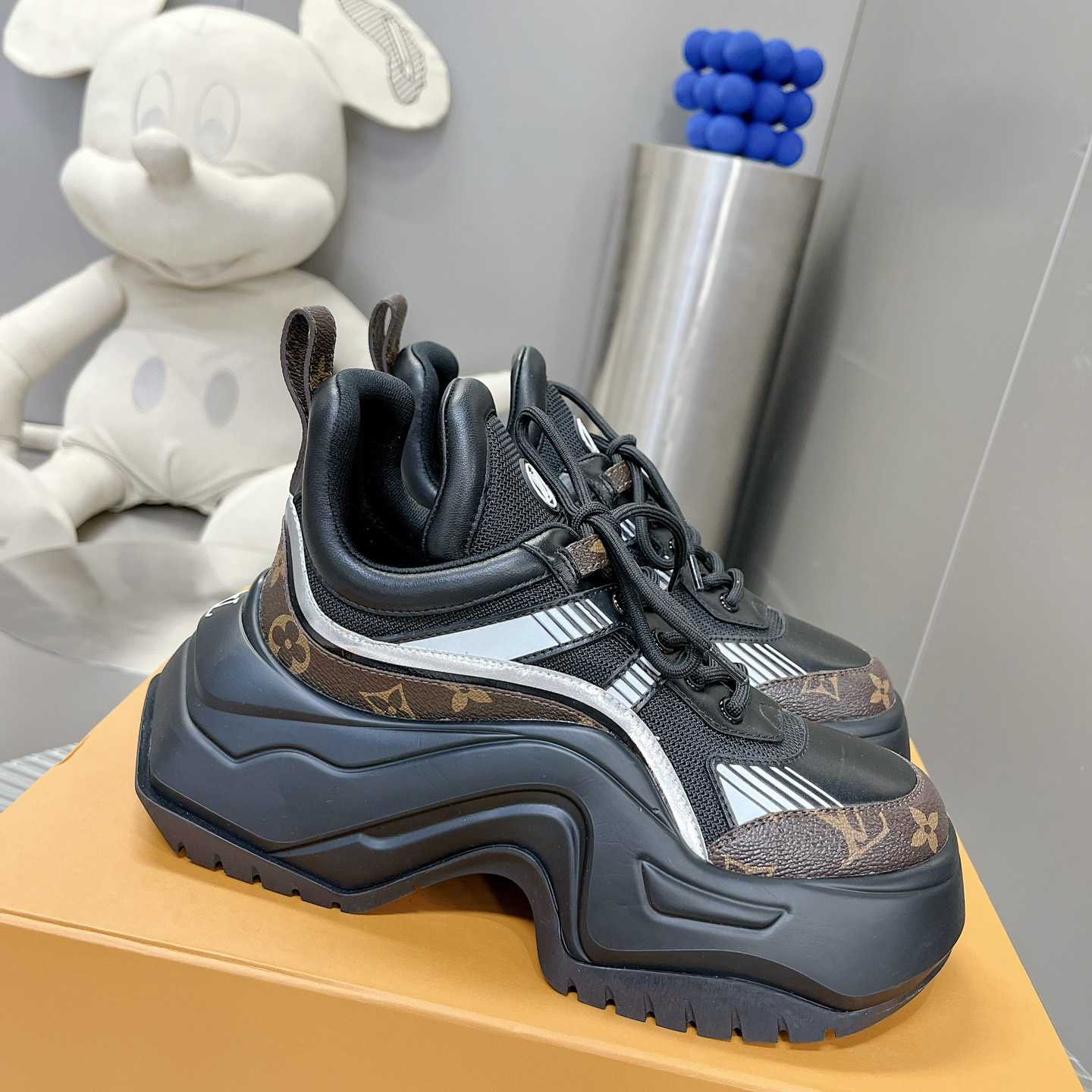 Louis Vuitton LV Archlight 2.0 Platform Sneaker    1ABIHC - PerfectKickZ