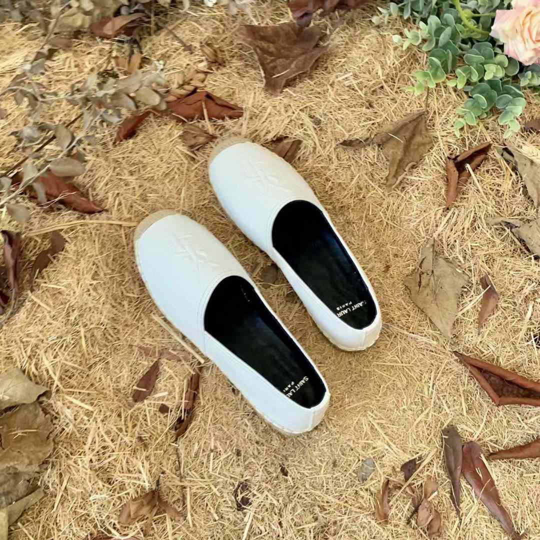 Saint Laurent Cassandre Espadrilles In Lambskin - 
