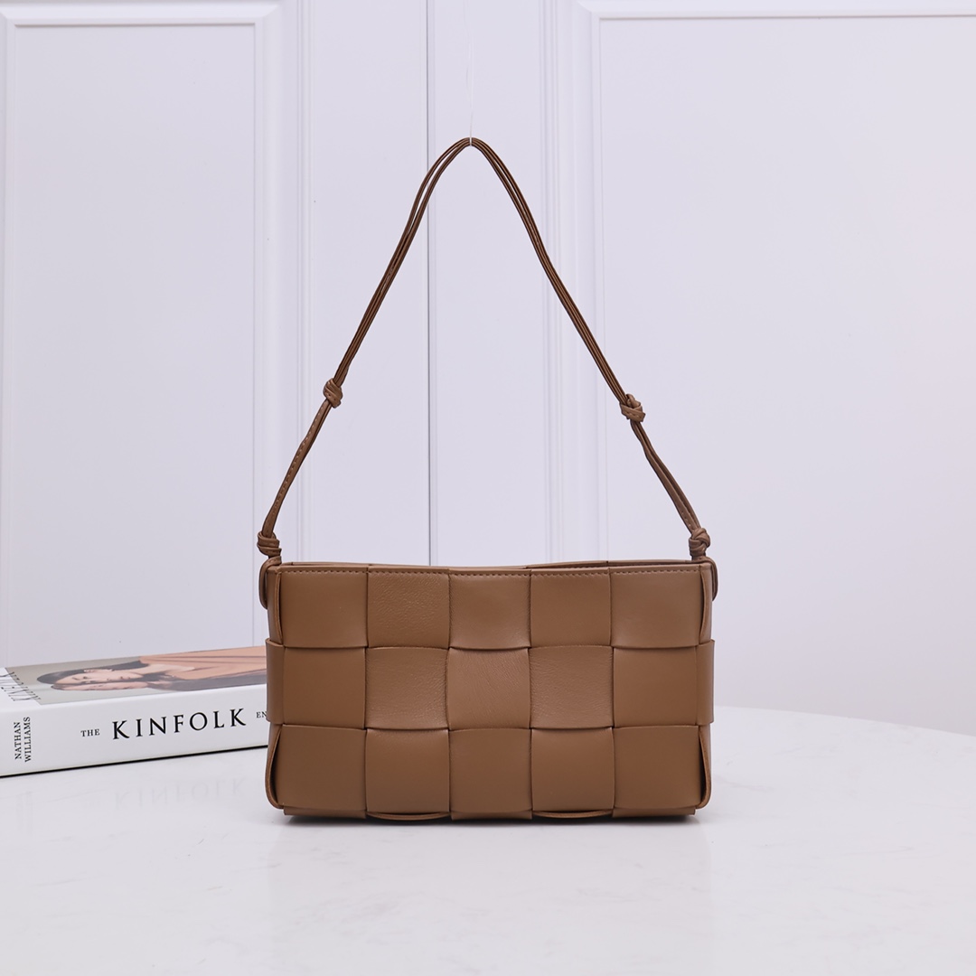 Bottega Veneta Cassette Pouch On Strap - PerfectKickZ