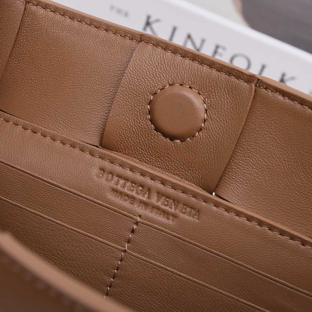 Bottega Veneta Cassette Pouch On Strap - PerfectKickZ