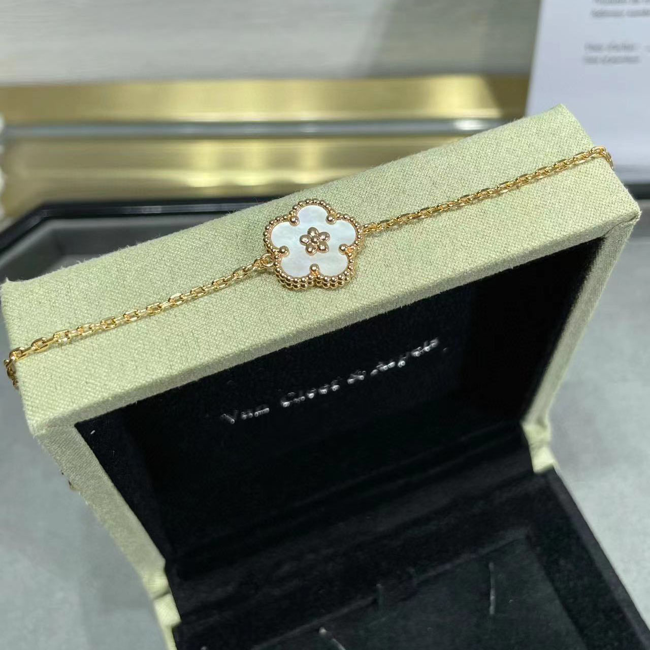 Van Cleef & Arpels Bracelet - PerfectKickZ