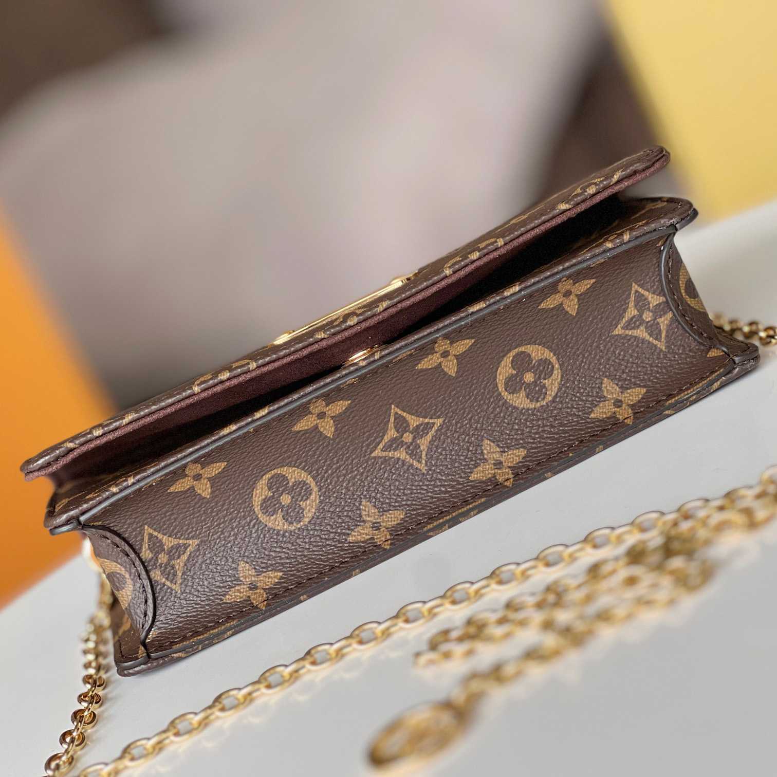 Louis Vuitton Wallet On Chain Lily (20.7 x 10.2 x 3.5cm)   M82509 - PerfectKickZ