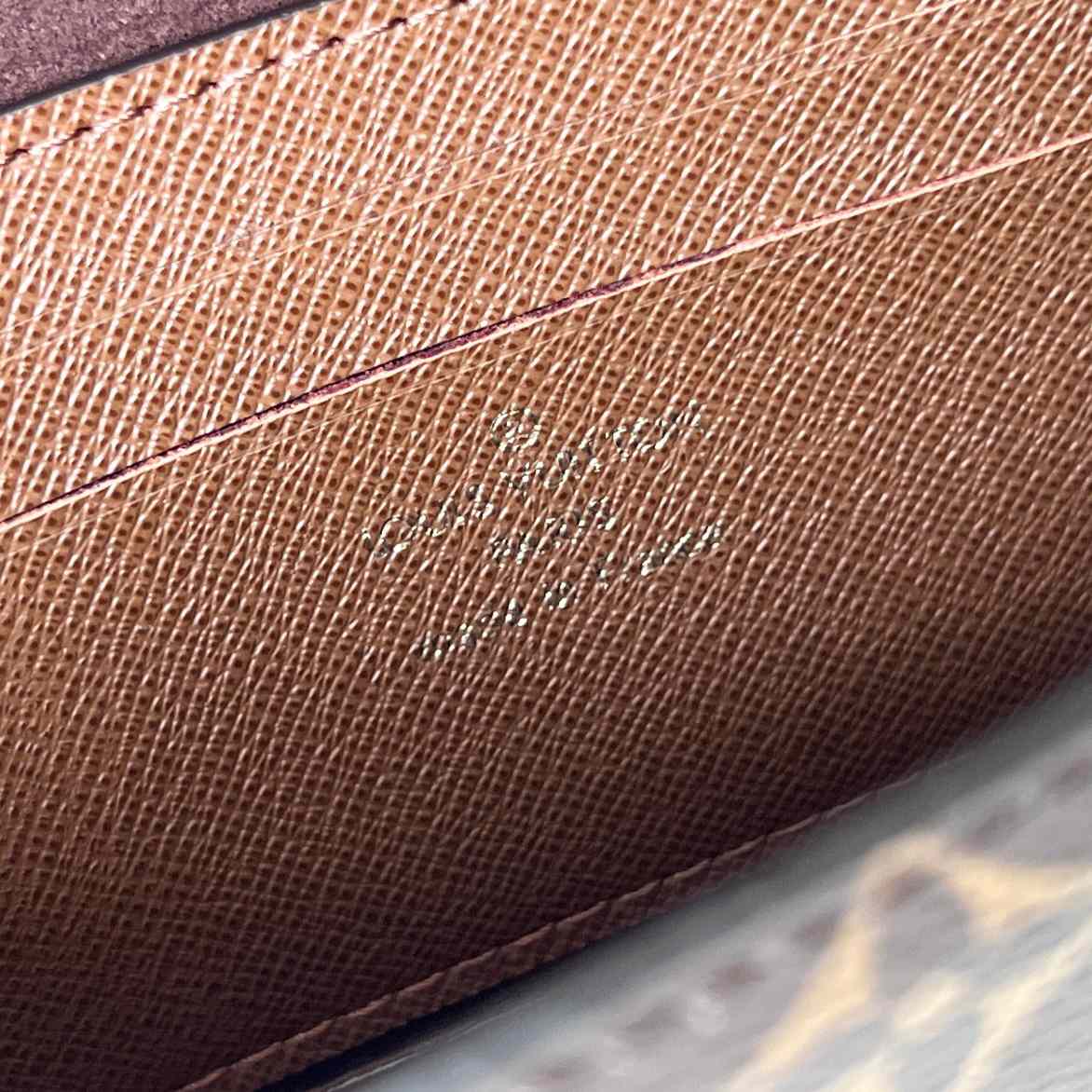 Louis Vuitton Wallet On Chain Lily (20.7 x 10.2 x 3.5cm)   M82509 - PerfectKickZ