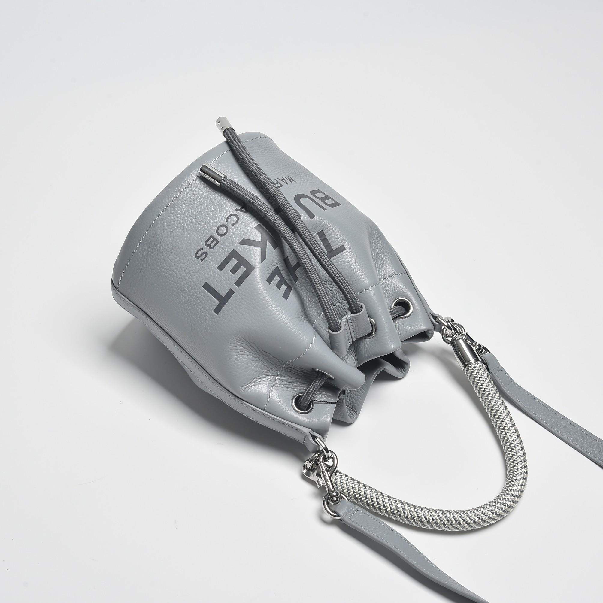 Marc Jacobs Women's Leather The Bucket Bag  - PerfectKickZ