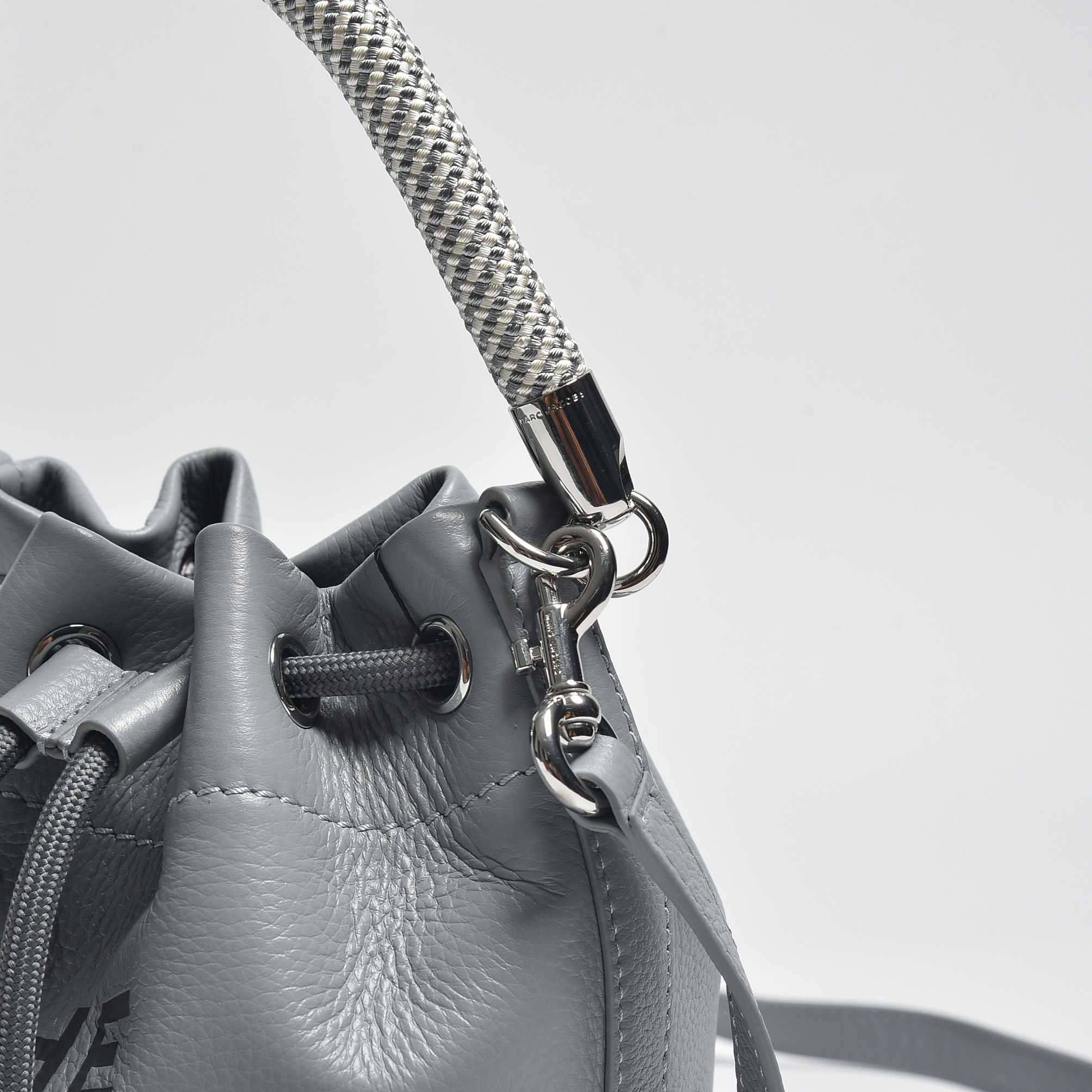 Marc Jacobs Women's Leather The Bucket Bag  - PerfectKickZ