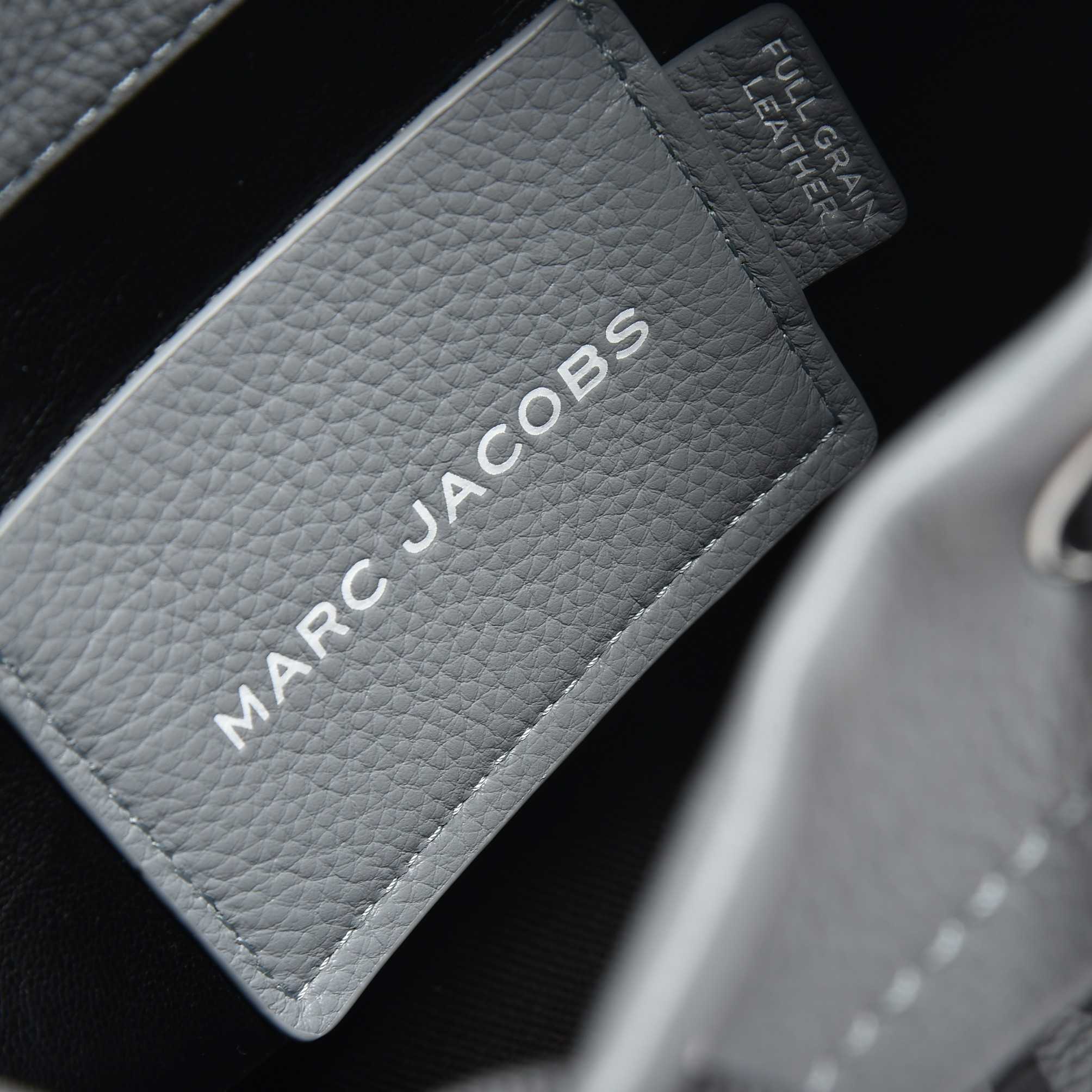 Marc Jacobs Women's Leather The Bucket Bag  - PerfectKickZ