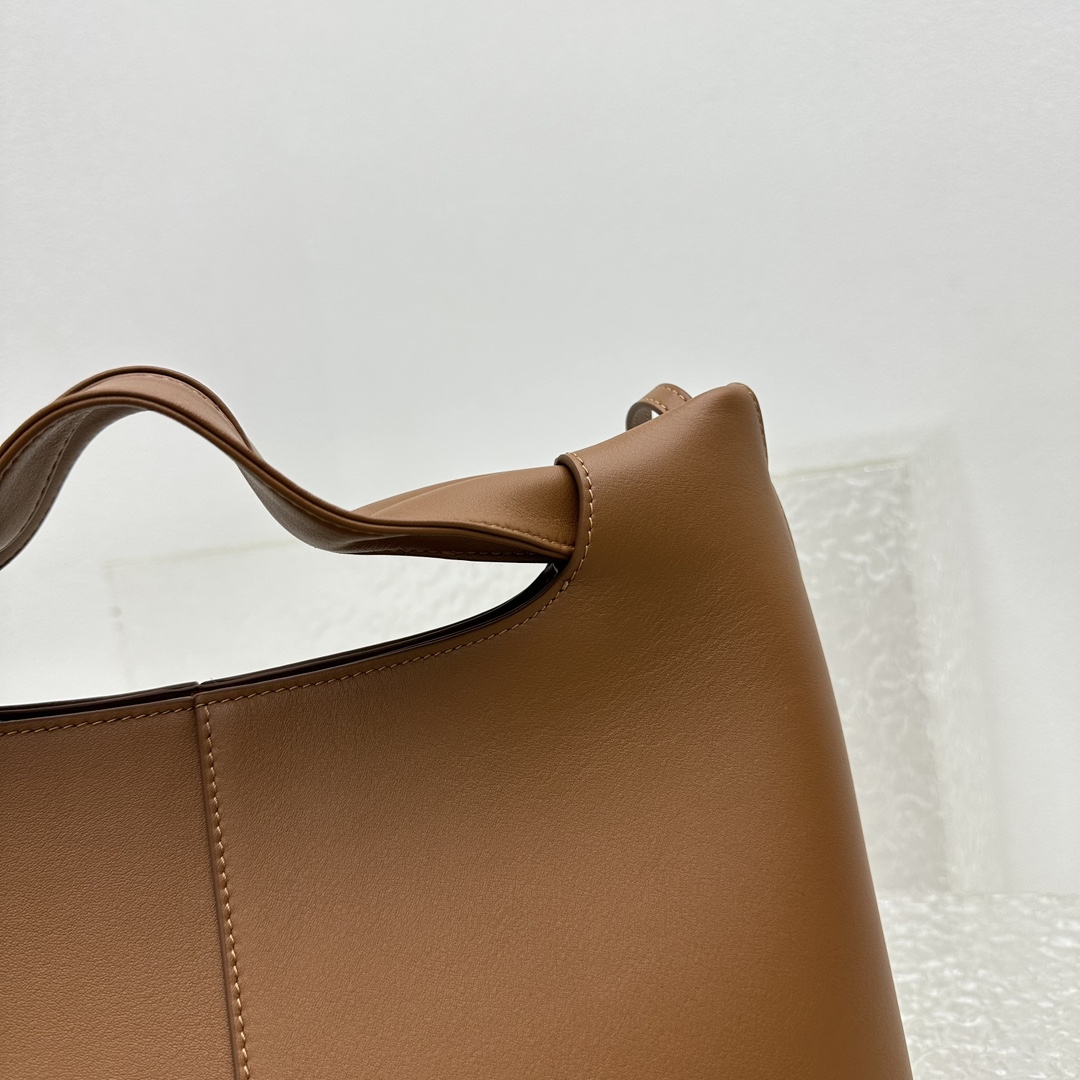 The Row Camdem Bag  ( 32x23x14cm) - PerfectKickZ