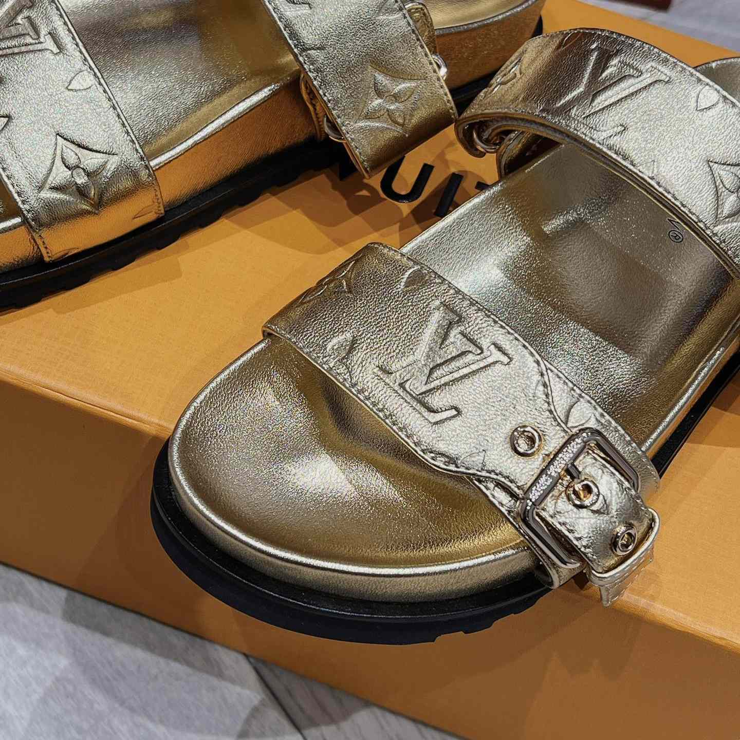 Louis Vuitton Bom Dia Flat Comfort Mules    - PerfectKickZ