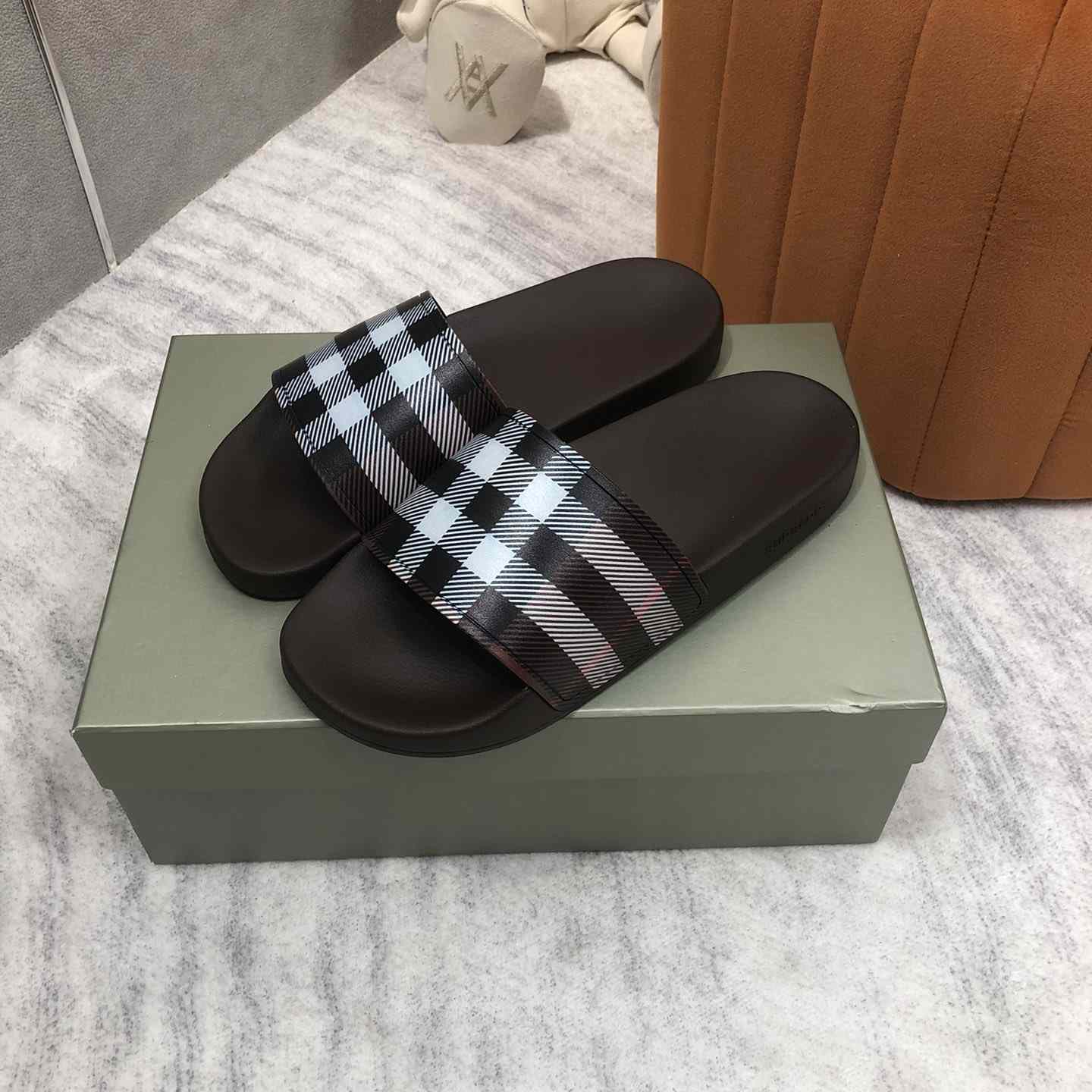 Burberry Check Print Slides - 
