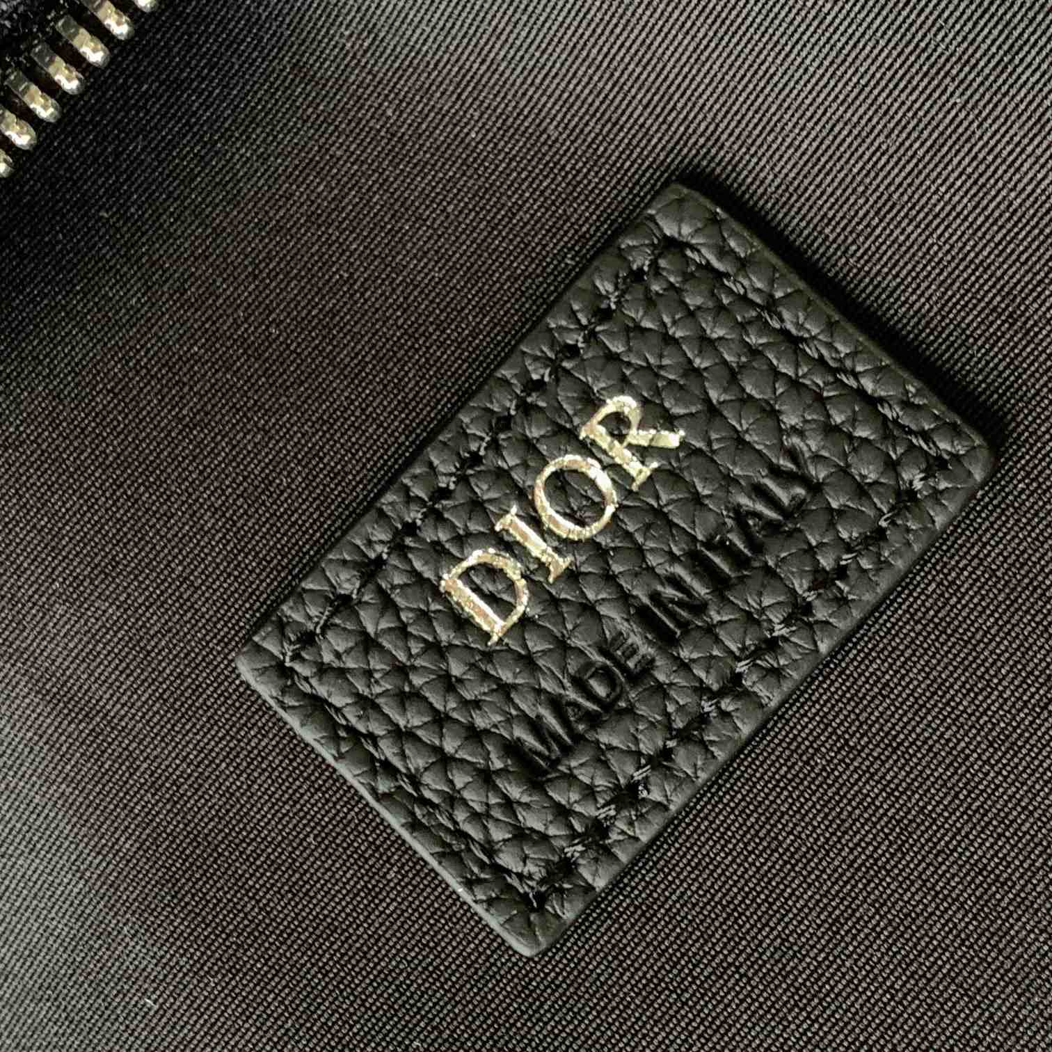Dior Saddle Bag   (20 x 28.6 x 5cm) - 