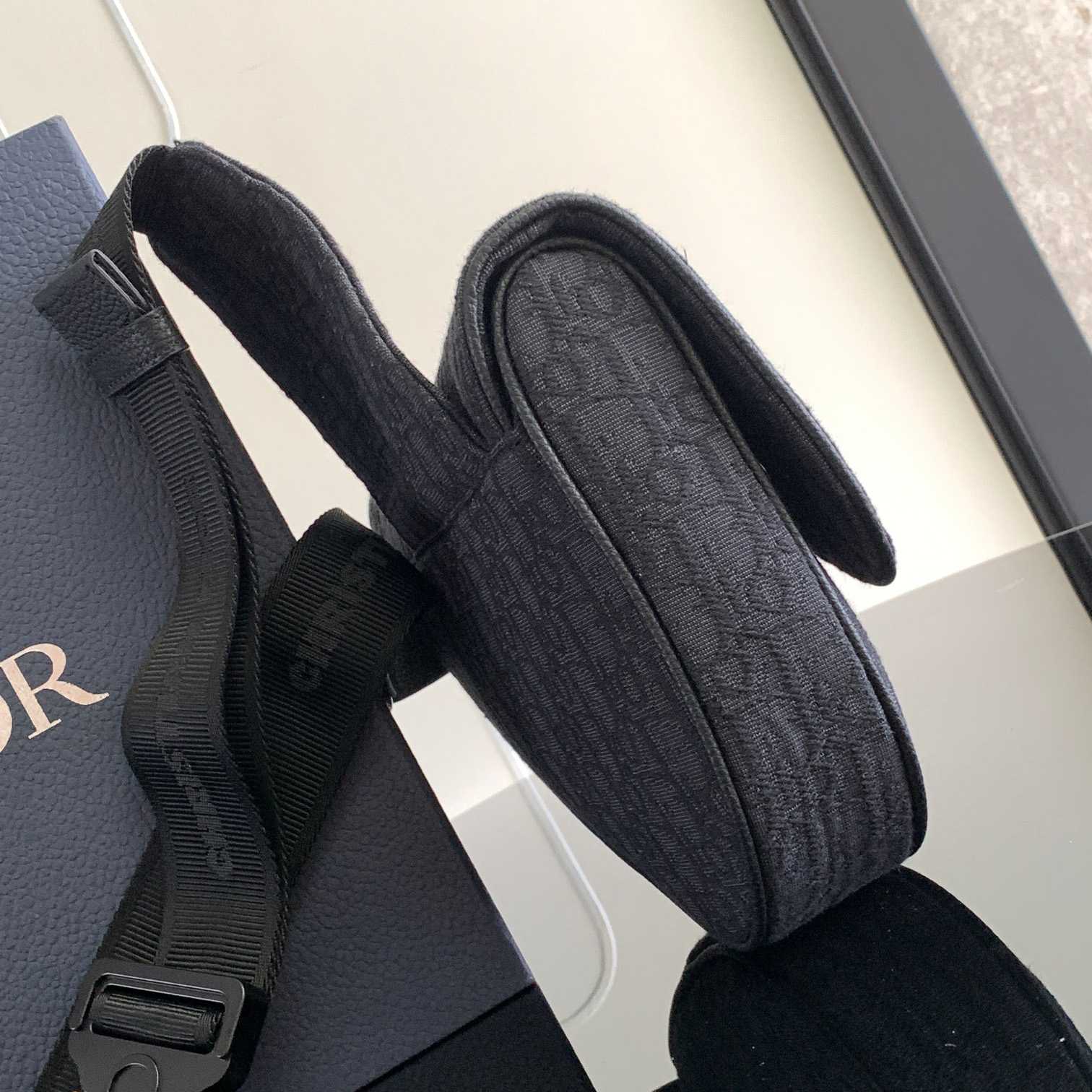 Dior Saddle Bag   (20 x 28.6 x 5cm) - 