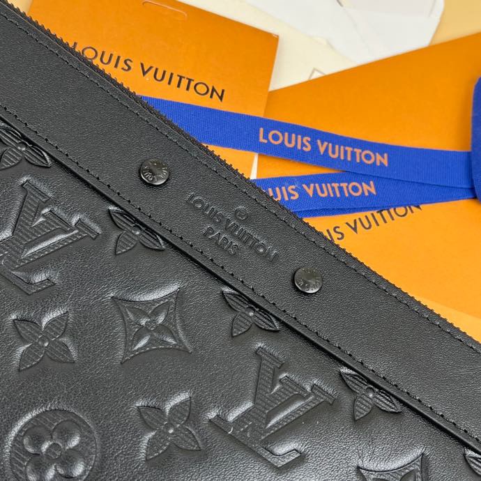 Louis Vuitton Monogram Pouch  (30-21.5-1cm)  m81570 - PerfectKickZ