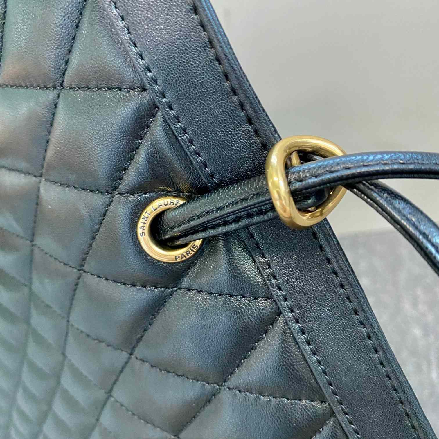 Saint Laurent Quilted Shoulder Bag (41.1x3x36.8cm) - PerfectKickZ