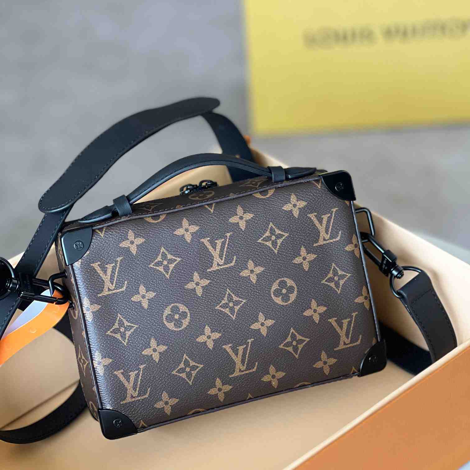 Louis Vuitton Handle Soft Trunk (21.5 x 15 x 7cm)   M45935 - 