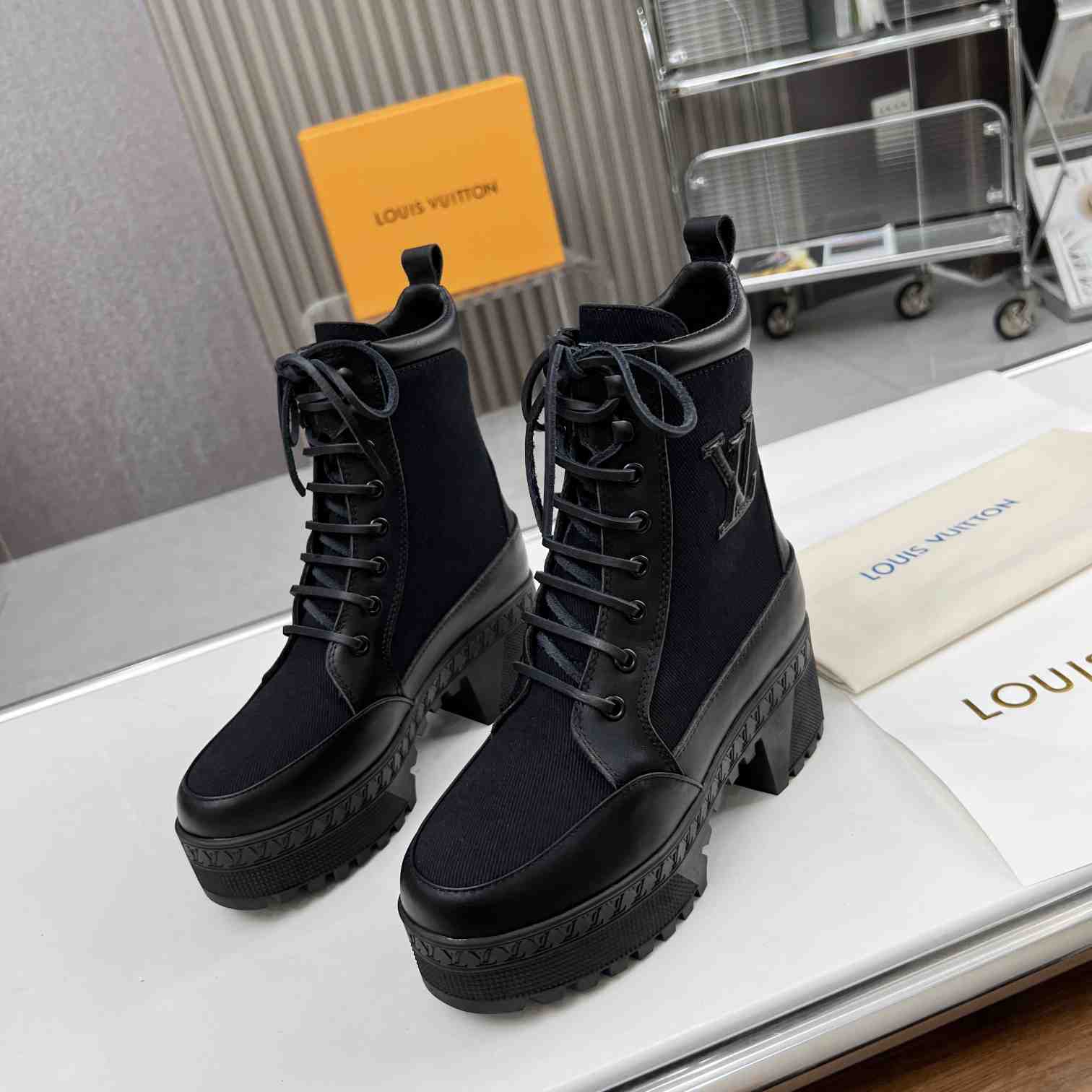 Louis Vuitton Laureate Platform Desert Boot - 