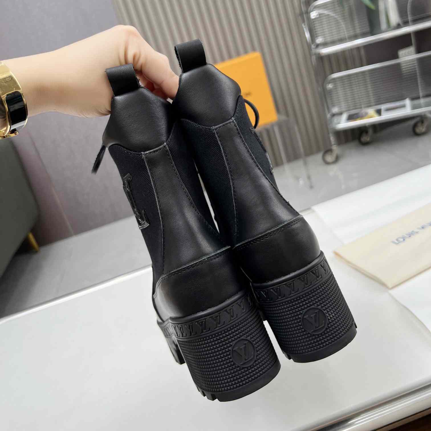 Louis Vuitton Laureate Platform Desert Boot - 