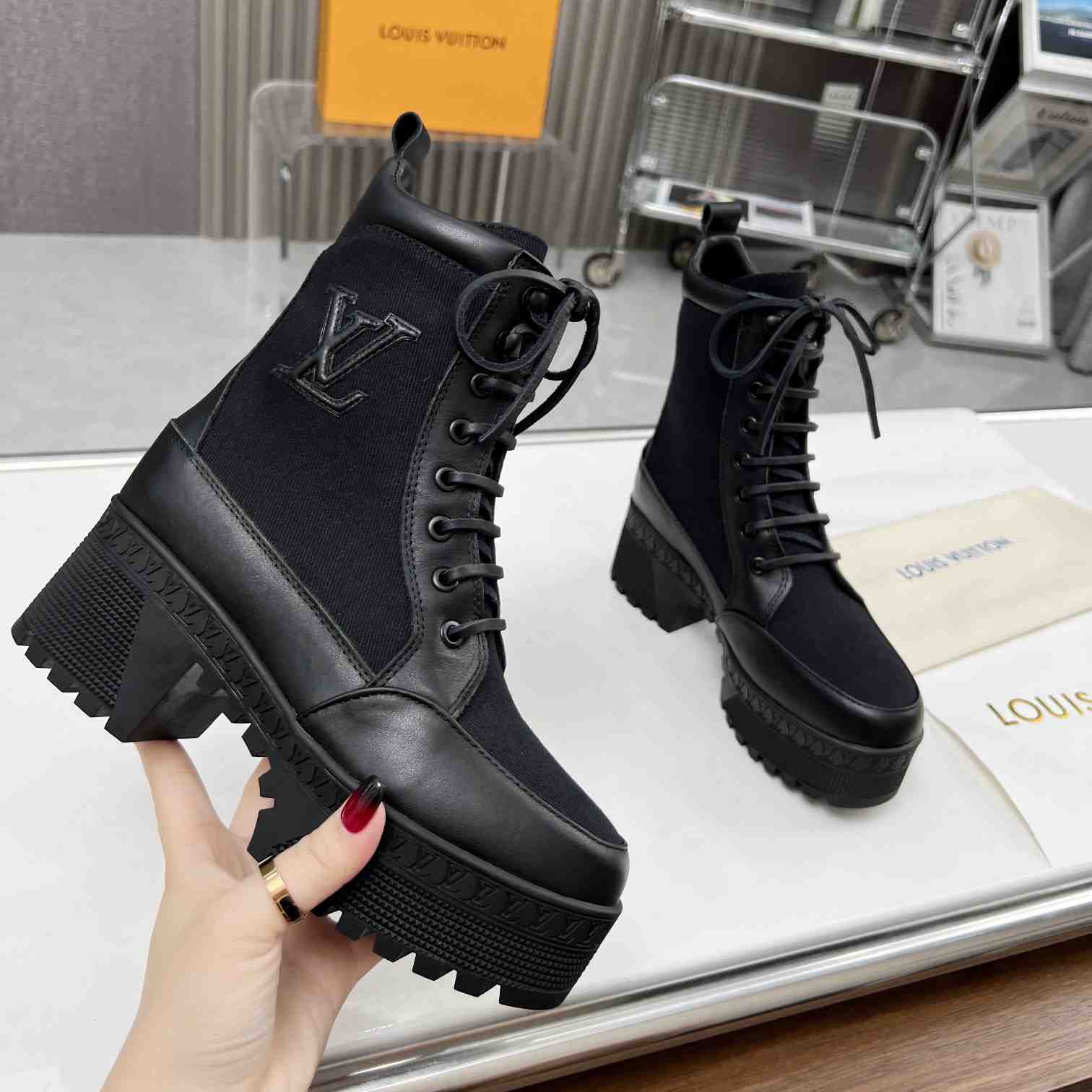 Louis Vuitton Laureate Platform Desert Boot - 