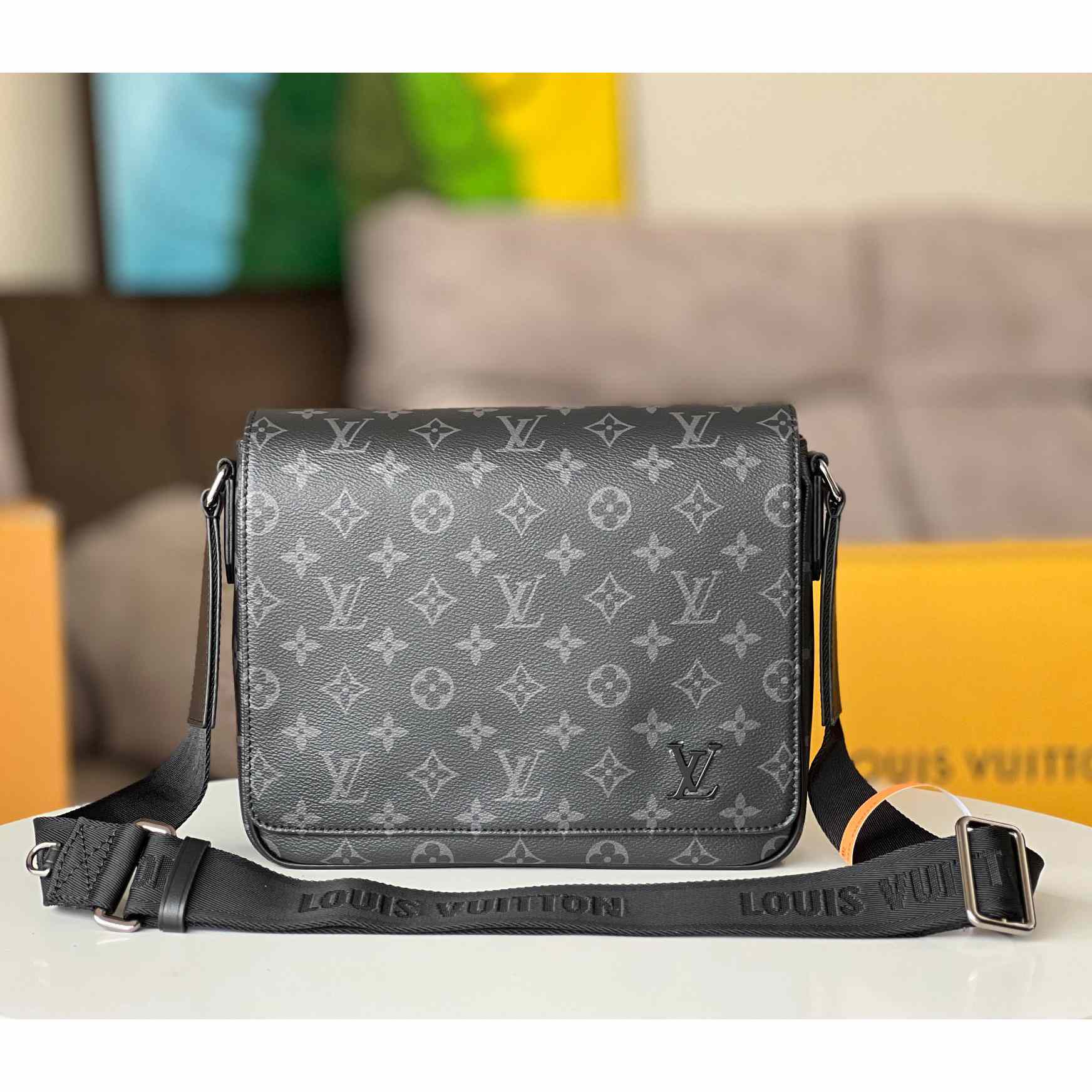 Louis Vuitton District PM (26 x 20 x 7cm)   M46255 - PerfectKickZ