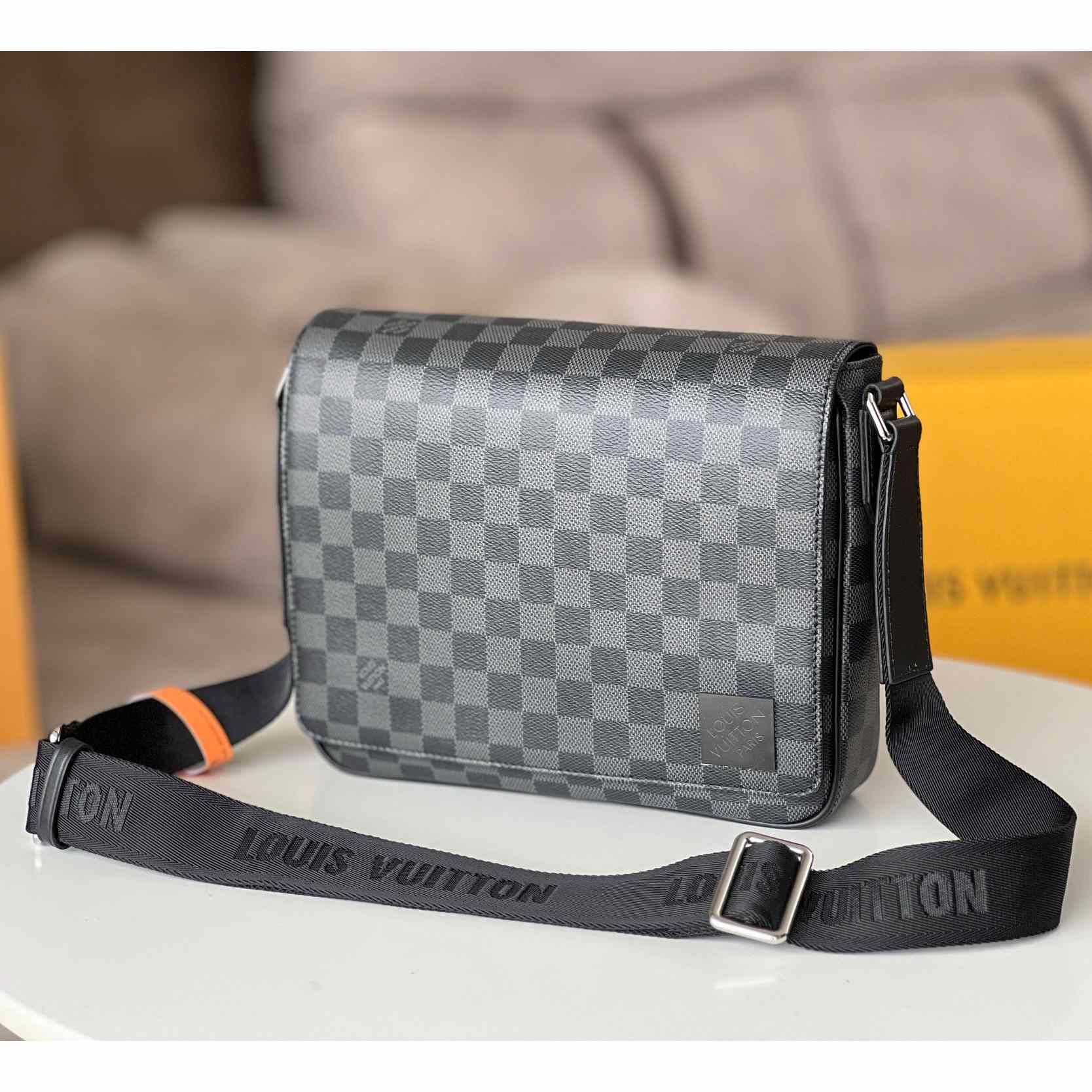Louis Vuitton District PM (26 x 20 x 7cm)   N42710 - PerfectKickZ