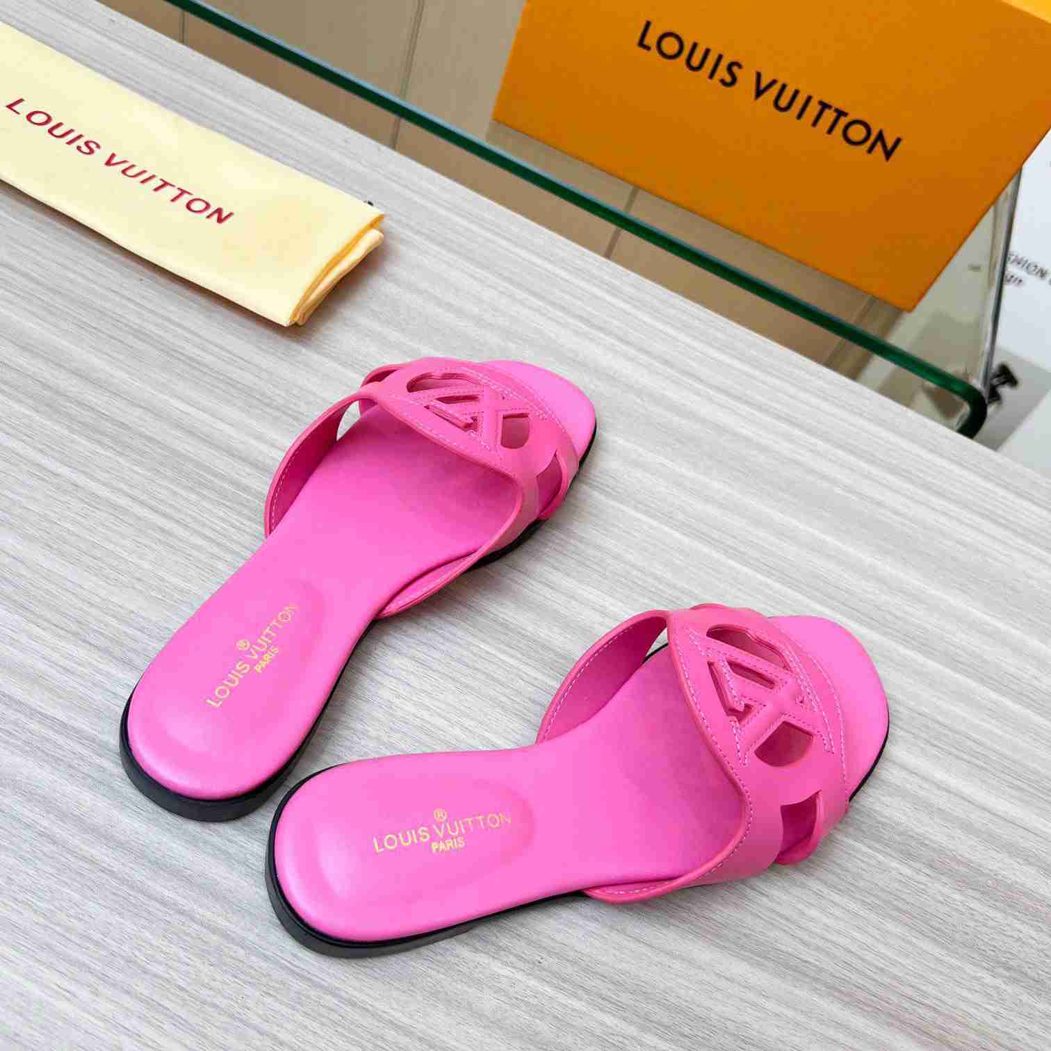 Louis Vuitton LV Isola Flat Mule   1ABP3Y - 