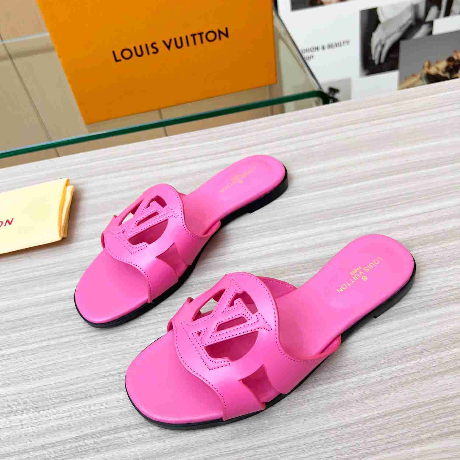 Louis Vuitton LV Isola Flat Mule   1ABP3Y - PerfectKickZ