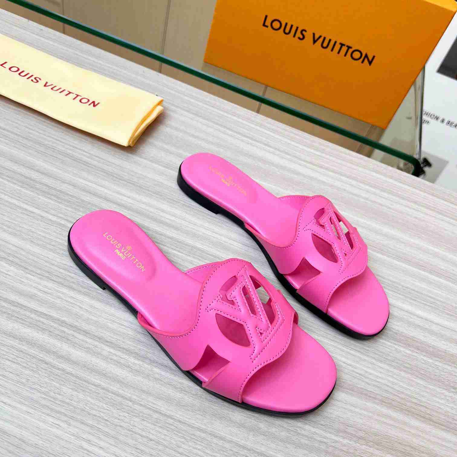 Louis Vuitton LV Isola Flat Mule   1ABP3Y - 