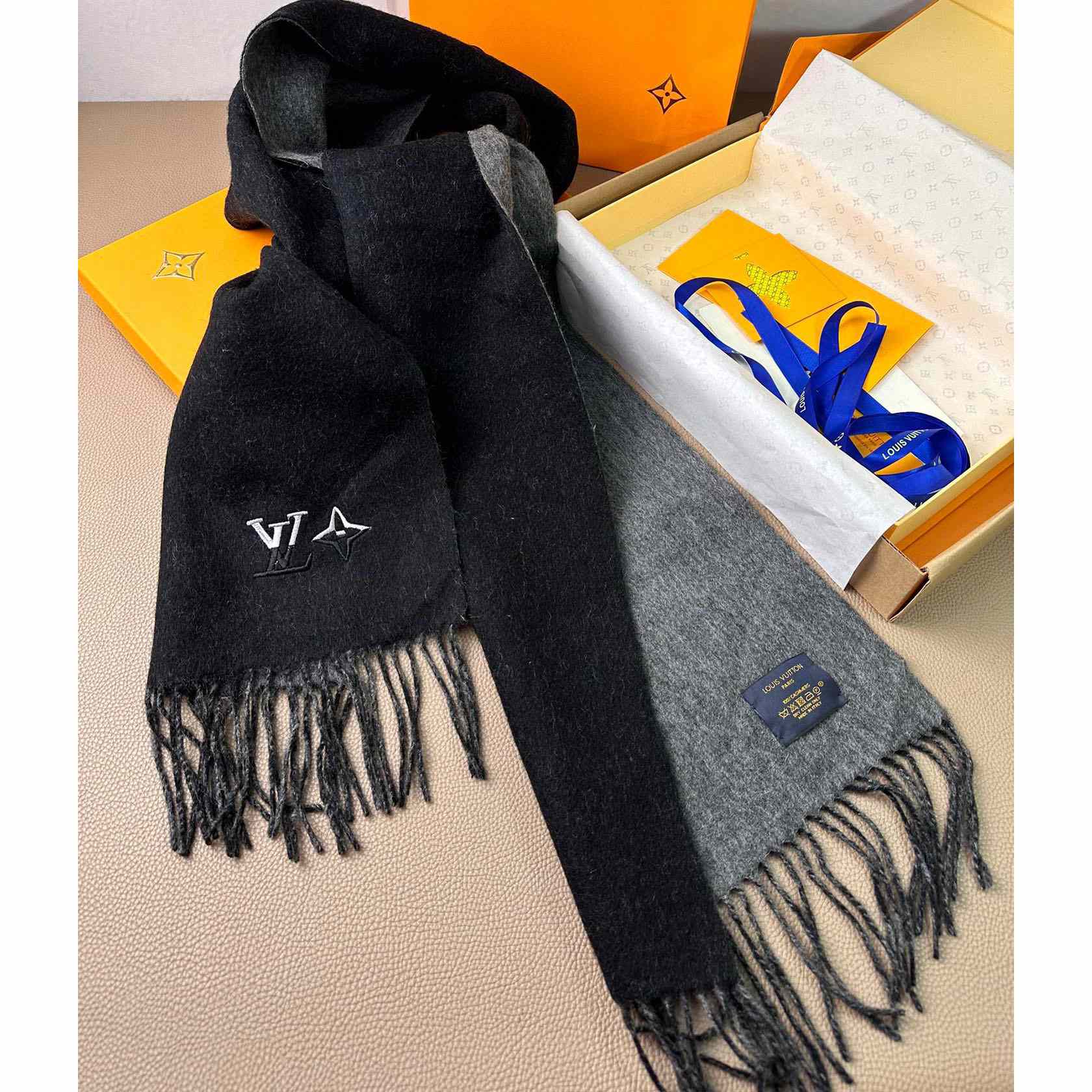 Louis Vitton LV Dual Scarf - PerfectKickZ