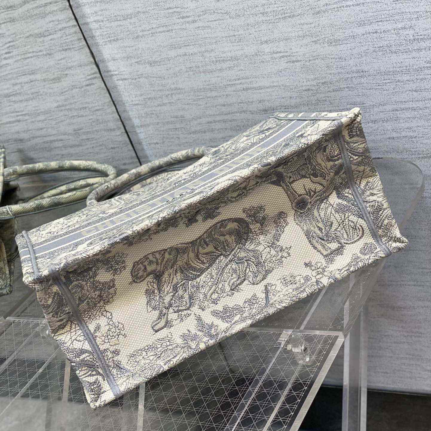 Dior Medium Dior Book Tote - PerfectKickZ
