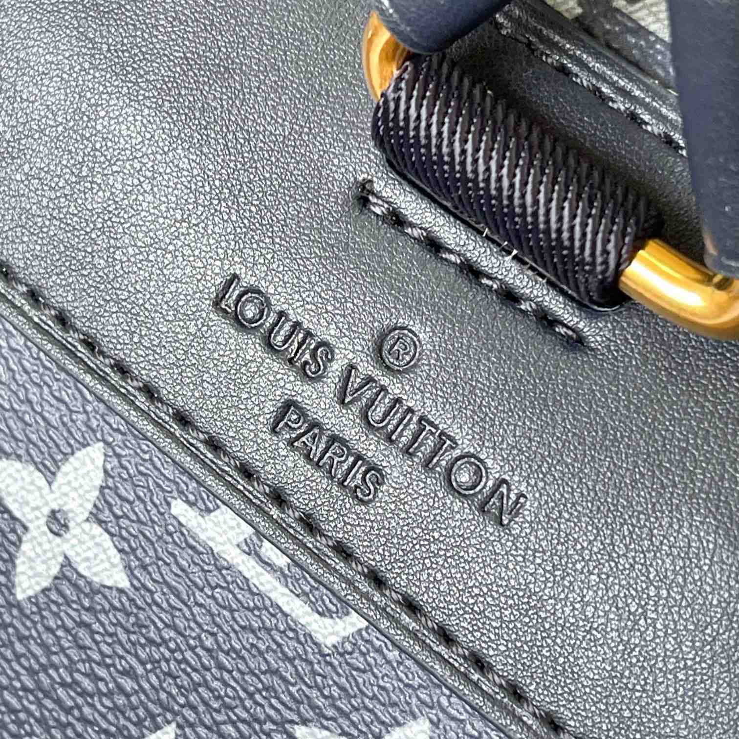 Louis Vuitton Christopher MM (38 x 44 x 21cm)   M46805 - PerfectKickZ