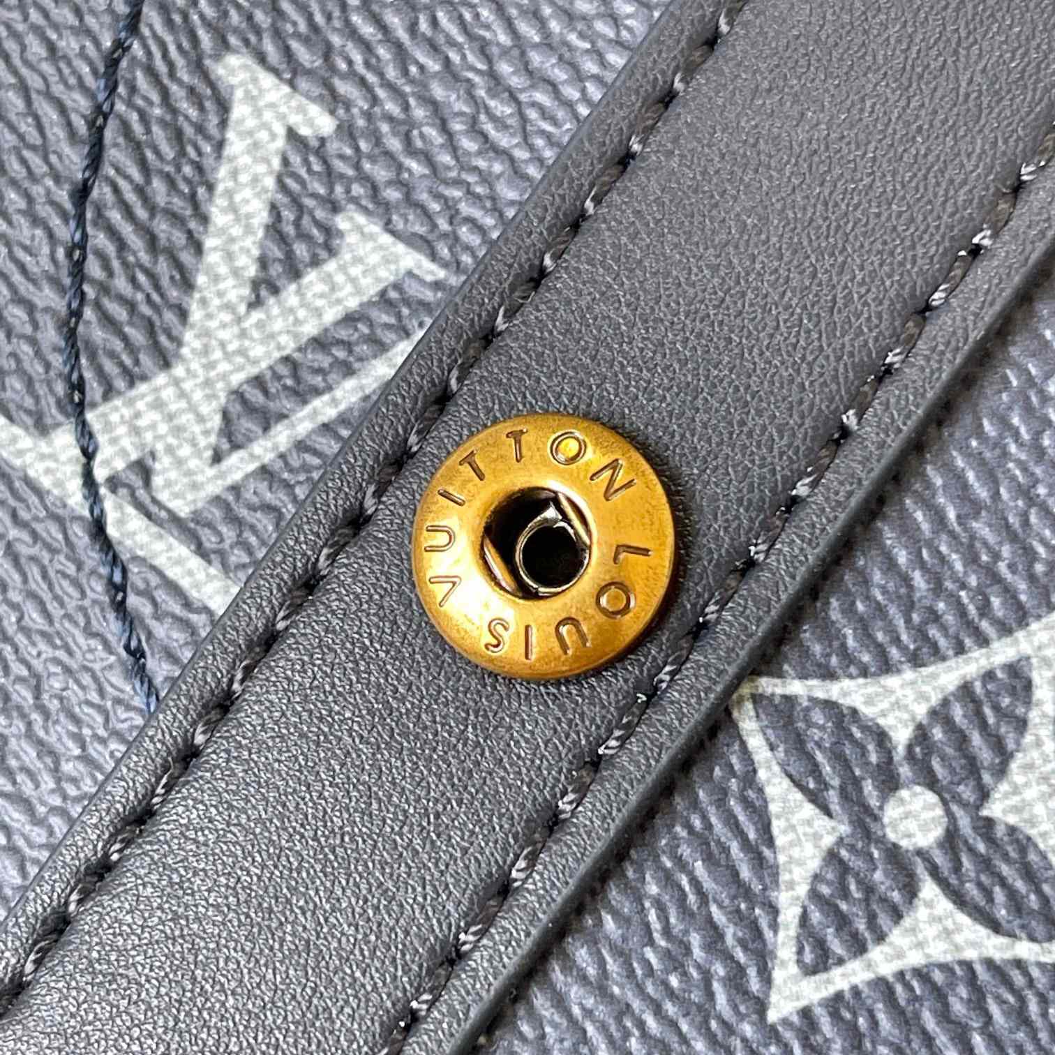 Louis Vuitton Christopher MM (38 x 44 x 21cm)   M46805 - PerfectKickZ