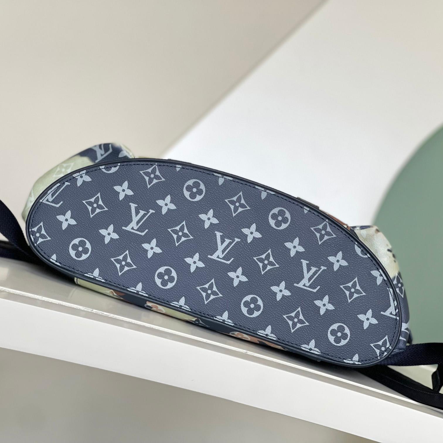 Louis Vuitton Christopher MM (38 x 44 x 21cm)   M46805 - PerfectKickZ