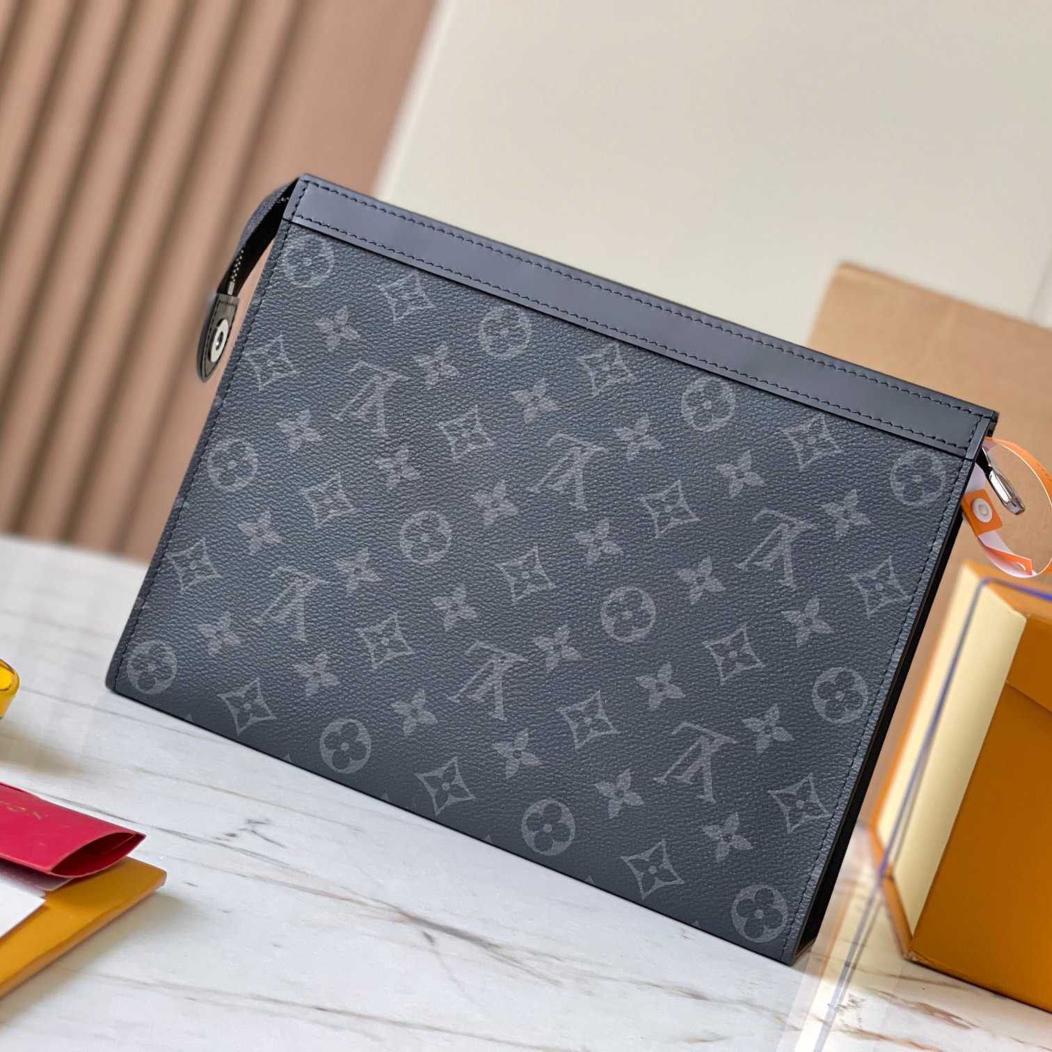 Louis Vuitton Pochette Voyage MM (26 x 20 x 5cm)   M61692 - PerfectKickZ