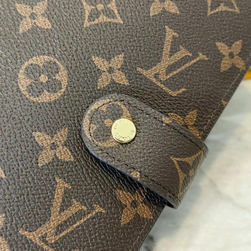 Louis Vuitton Medium Ring Agenda Cover (19x 14 cm) - PerfectKickZ