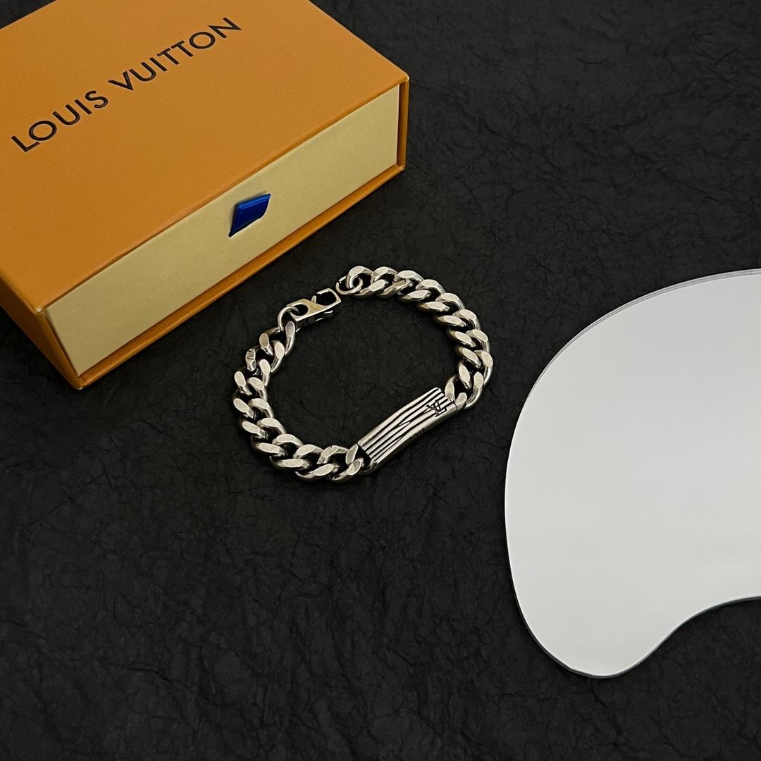 Louis Vuitton LV Epi Bracelet - PerfectKickZ