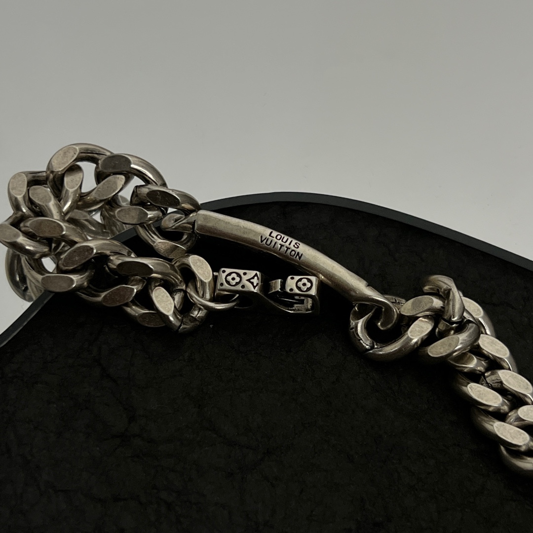 Louis Vuitton LV Epi Bracelet - PerfectKickZ