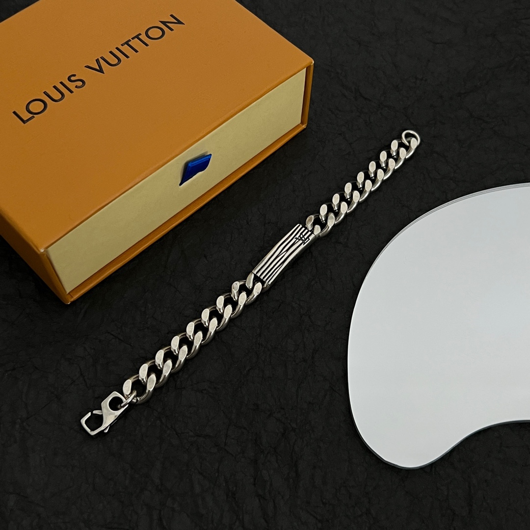 Louis Vuitton LV Epi Bracelet - PerfectKickZ