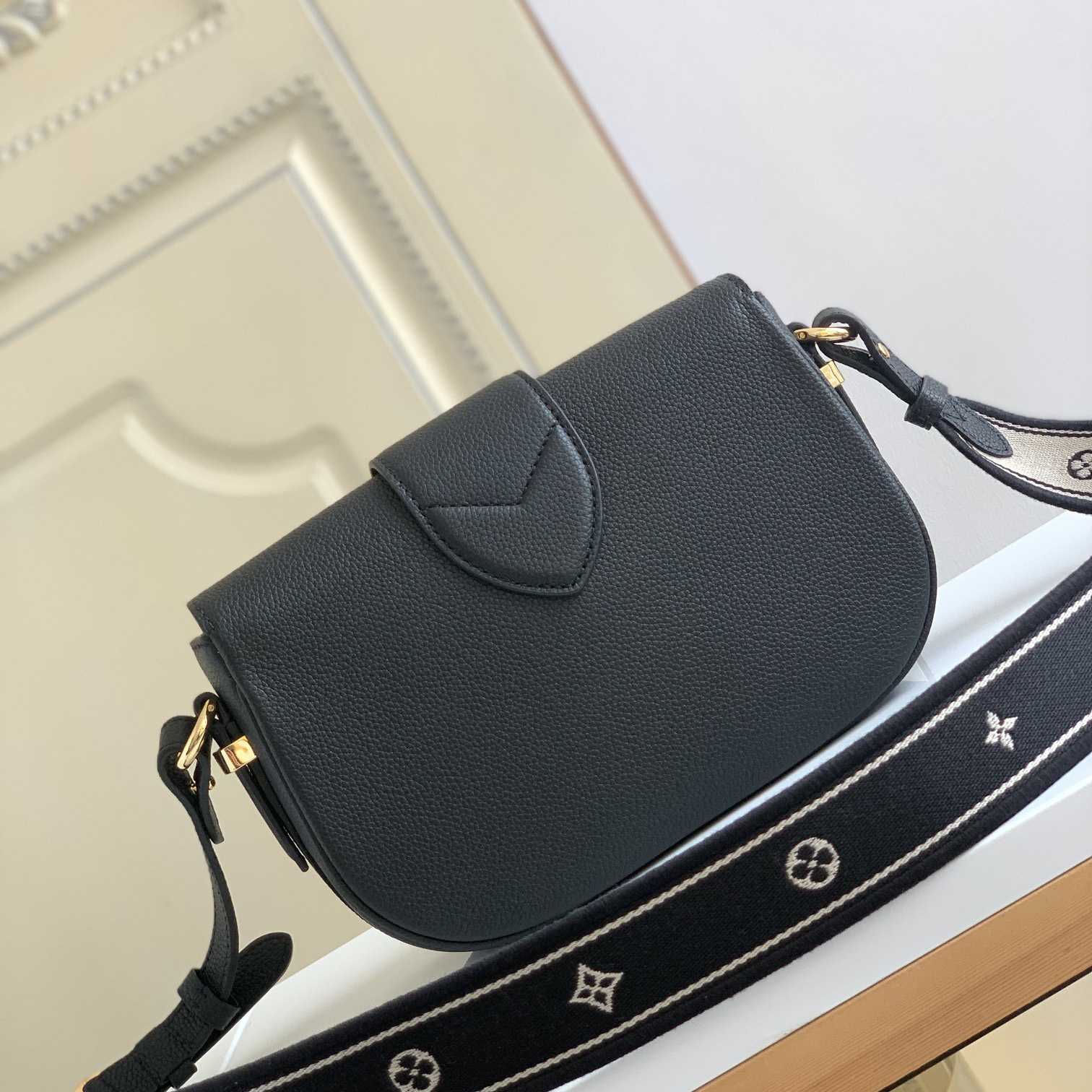 Louis Vuitton LV Pont 9 Soft MM (25 x 17.5 x 8cm) - PerfectKickZ