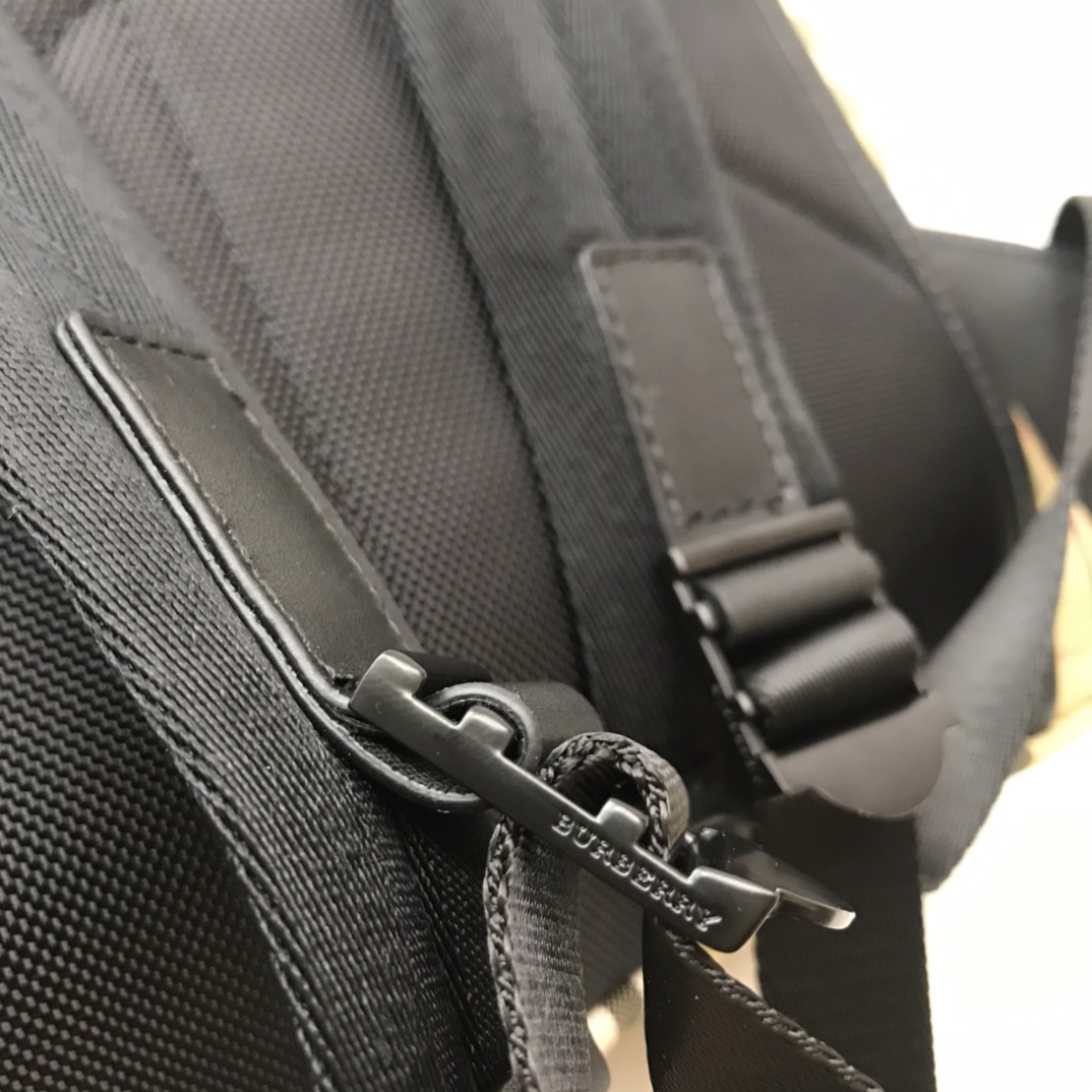 Burberry Murray Archive Check Drawstring Fasten Backpack (30 x 17 x 50cm) - PerfectKickZ