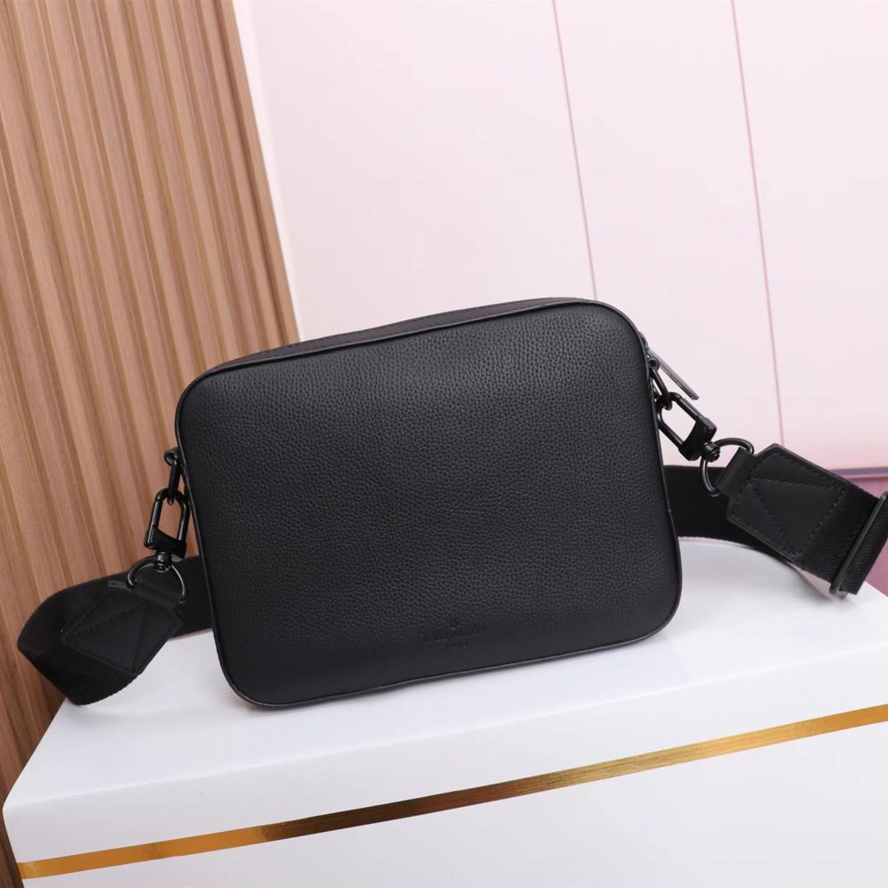 Louis Vuitton Fastline Messenger (23.5 x 18.x 7cm)   M22482 - PerfectKickZ